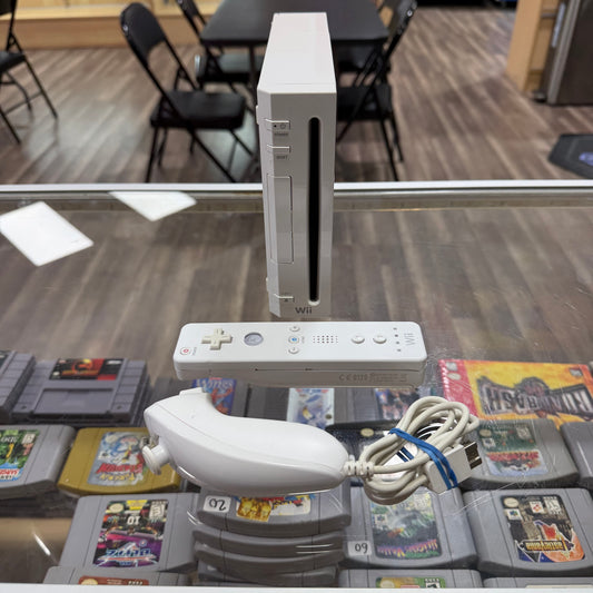 White Nintendo Wii System Wii (cables and controllers included)