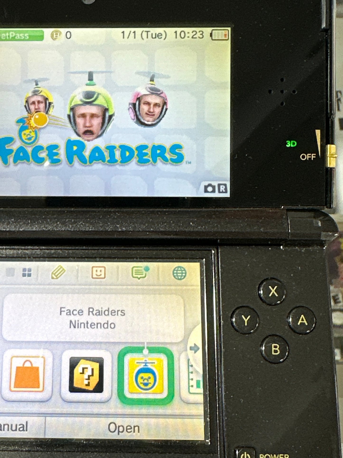 Nintendo 3DS Zelda Edition Console (Slight Yellowing on Screen)