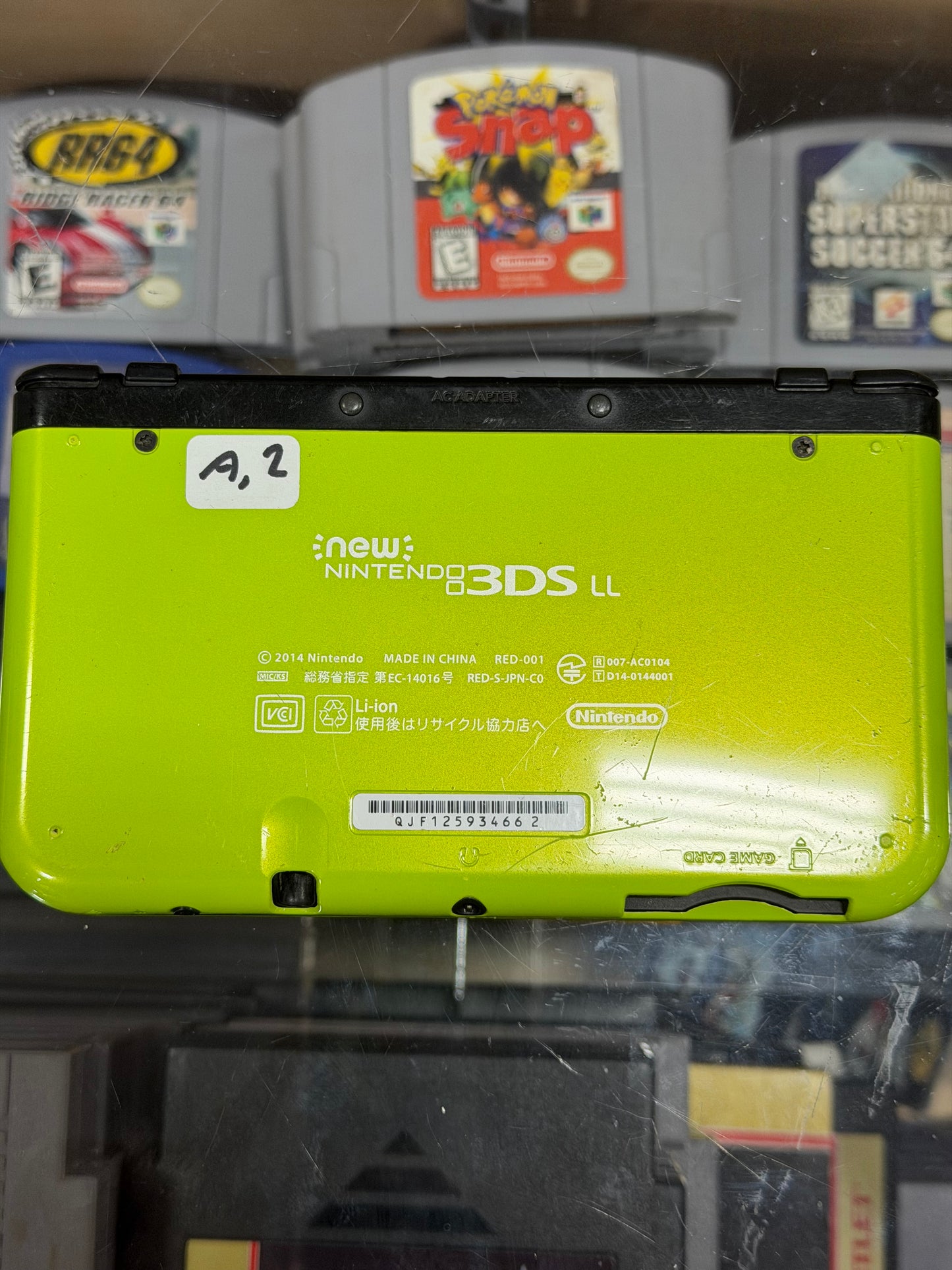 Lime Green New Nintendo 3DS XL Handheld System With Charger (Region Free)(JAPANESE TO US)