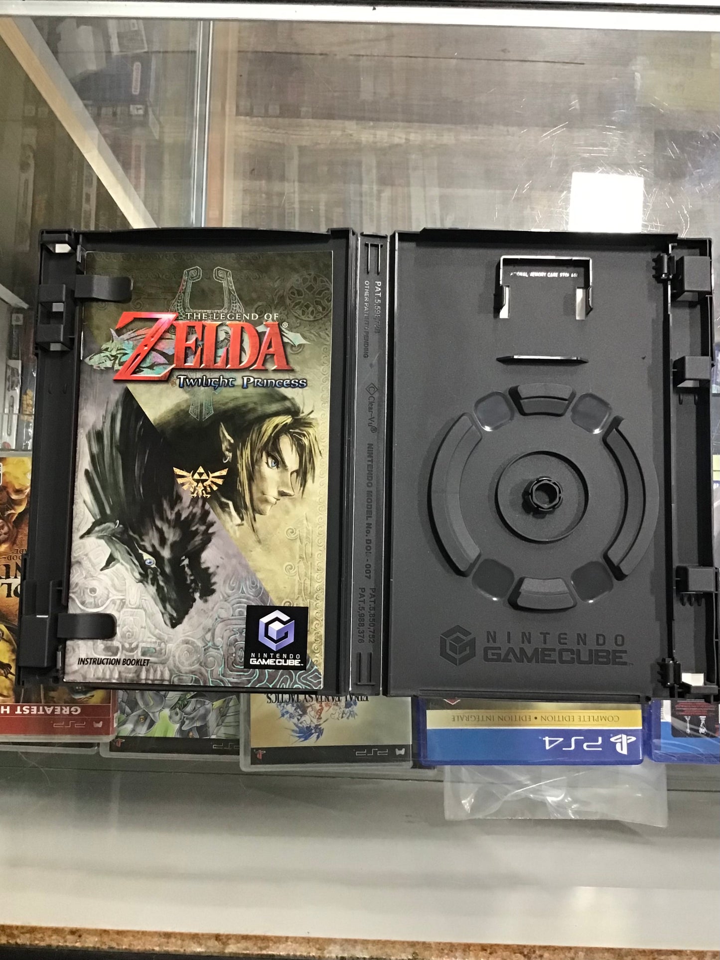 The Legend of Zelda Twilight Princess Nintendo GameCube Case and Manual ONLY
