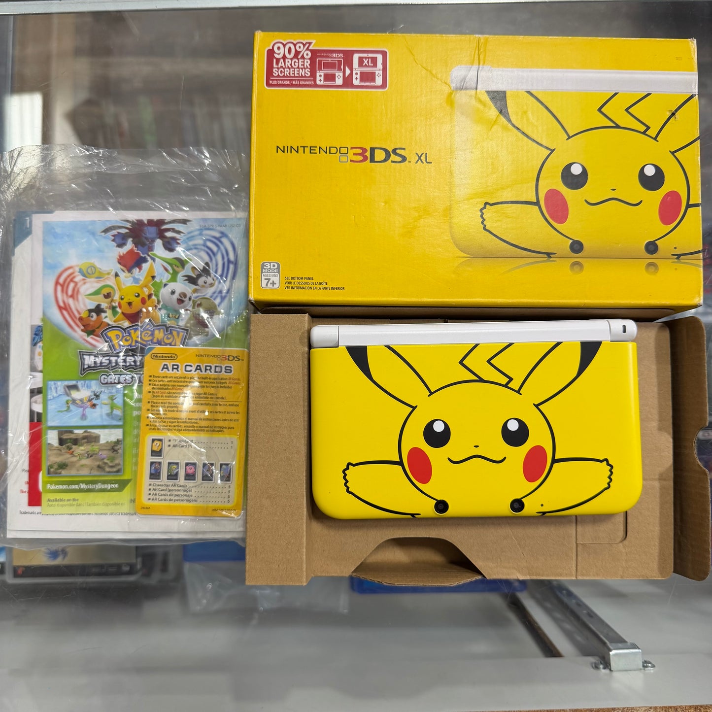 Nintendo 3DS XL Pikachu Yellow Nintendo 3DS