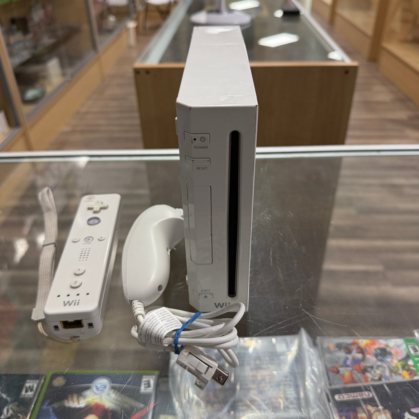 Nintendo Wii System with all wires and Controllers (288)