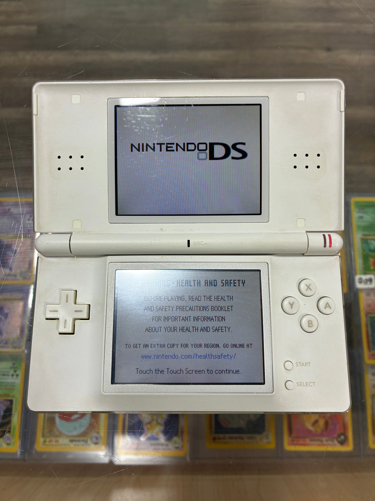 Nintendo DS Lite Handheld System (White) w/ Charger & Stylus (Fair Condition)