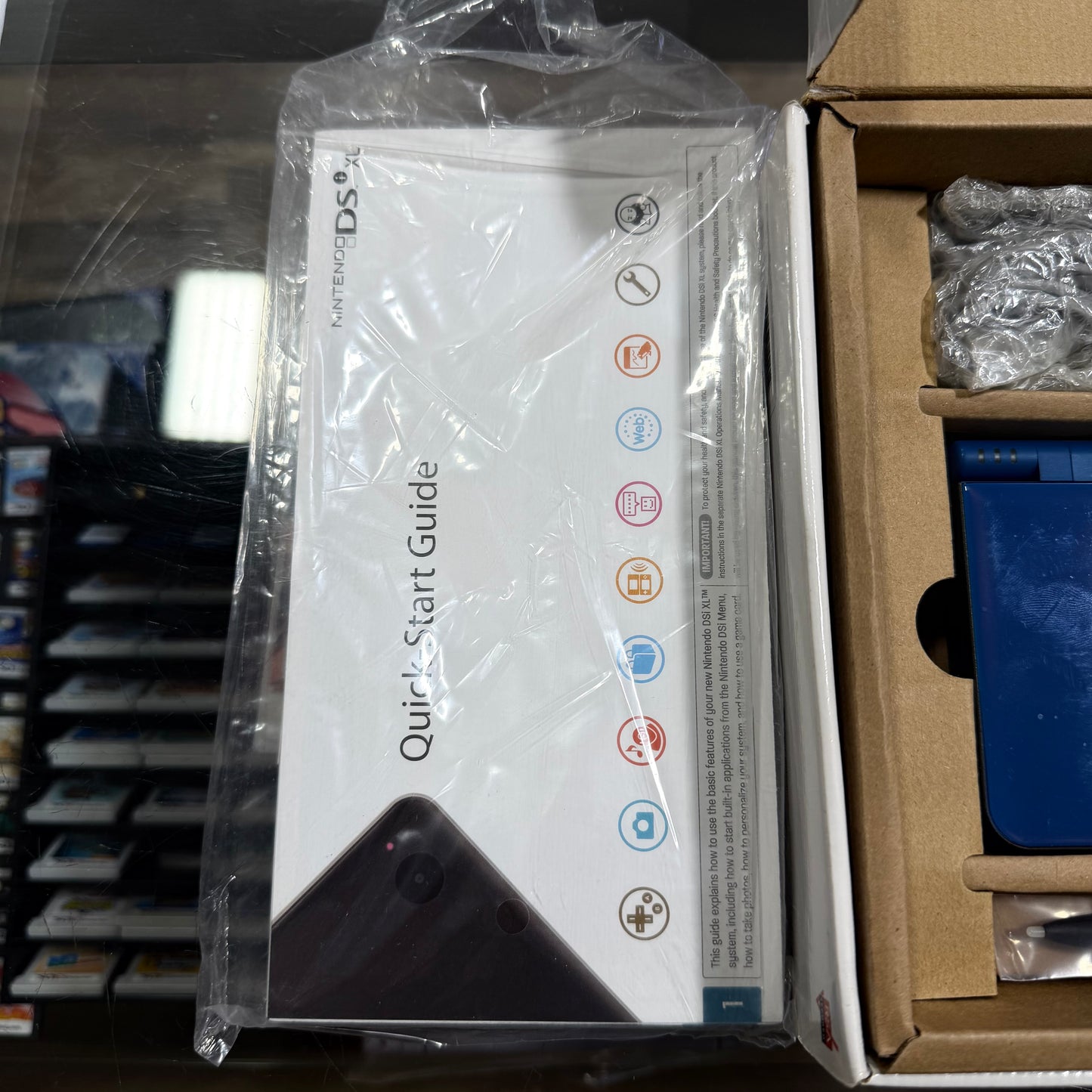 Nintendo DSi XL Midnight Blue Handheld System with Box and Charger