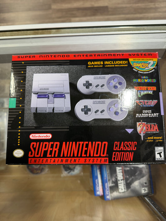Super Nintendo Classic CIB - 2 Controllers, Additional Digital Games