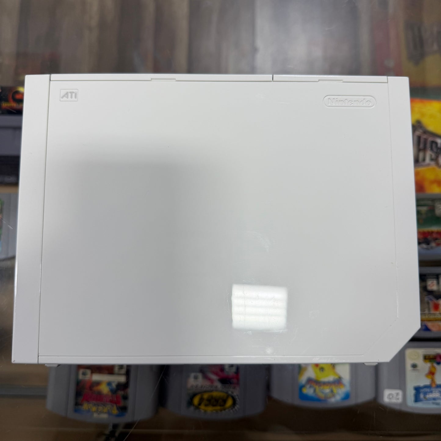 White Nintendo Wii System Wii (cables and controllers included)