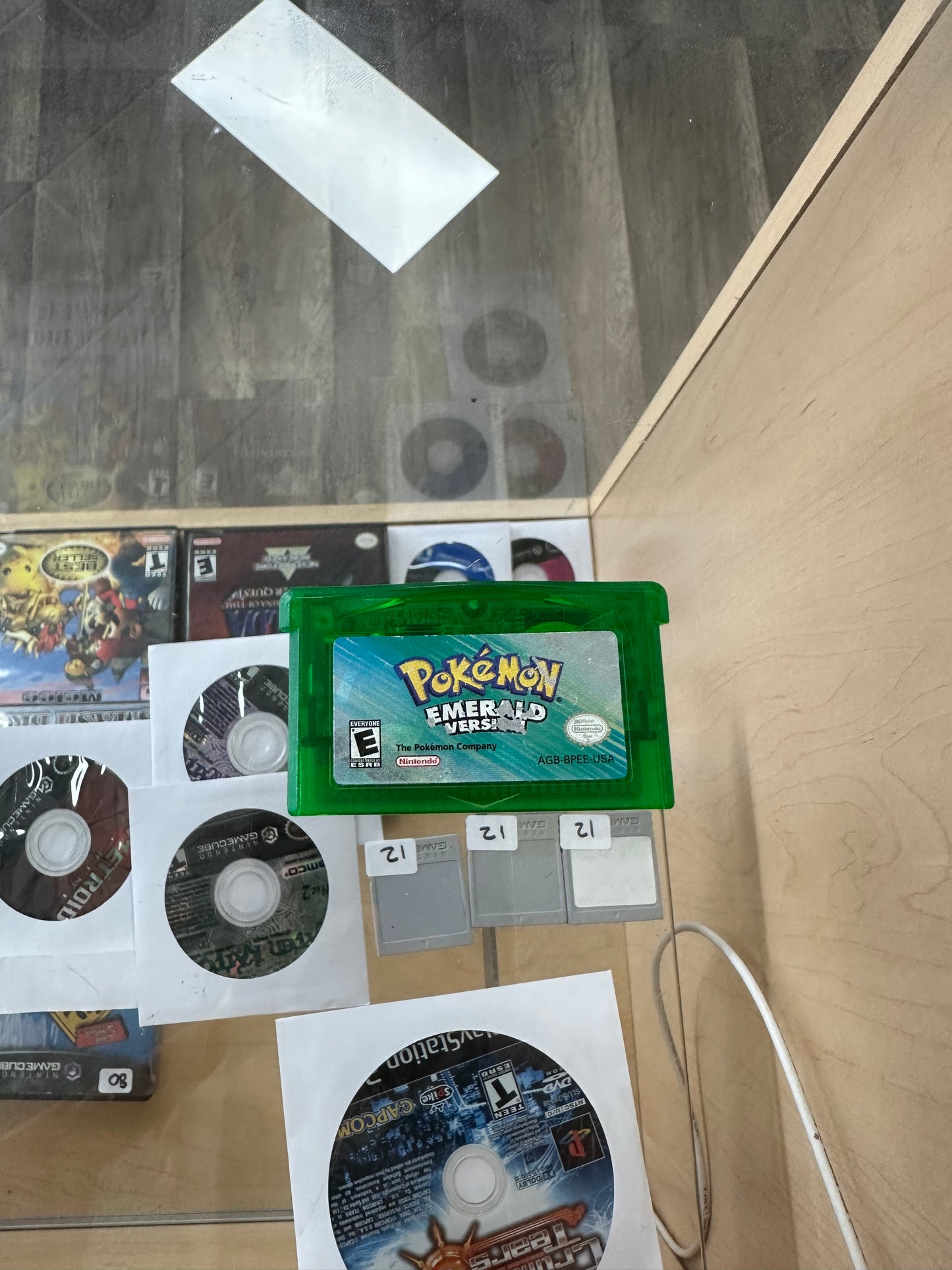 Pokémon Emerald Nintendo Gameboy Advance Authentic