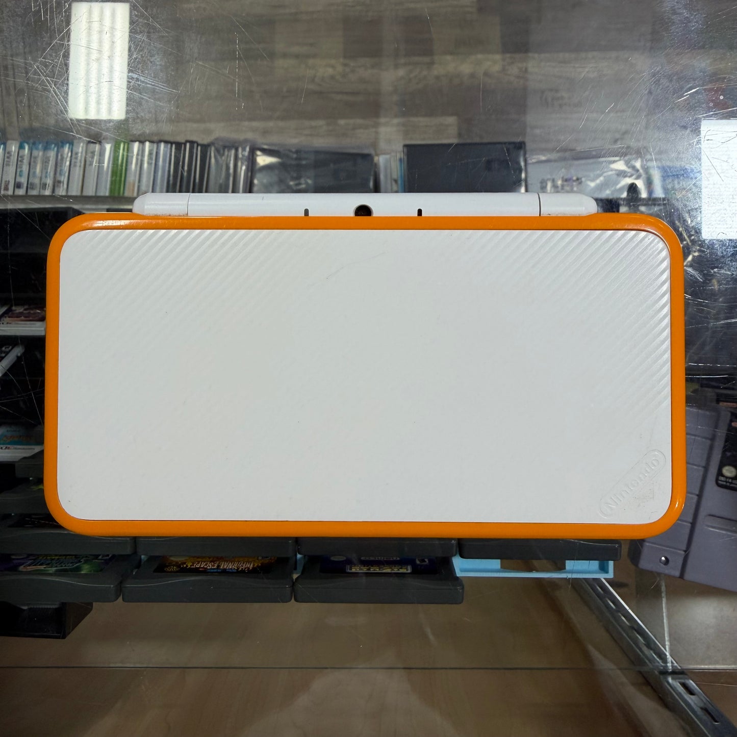 New Nintendo 2DS XL White + Orange Nintendo 3DS