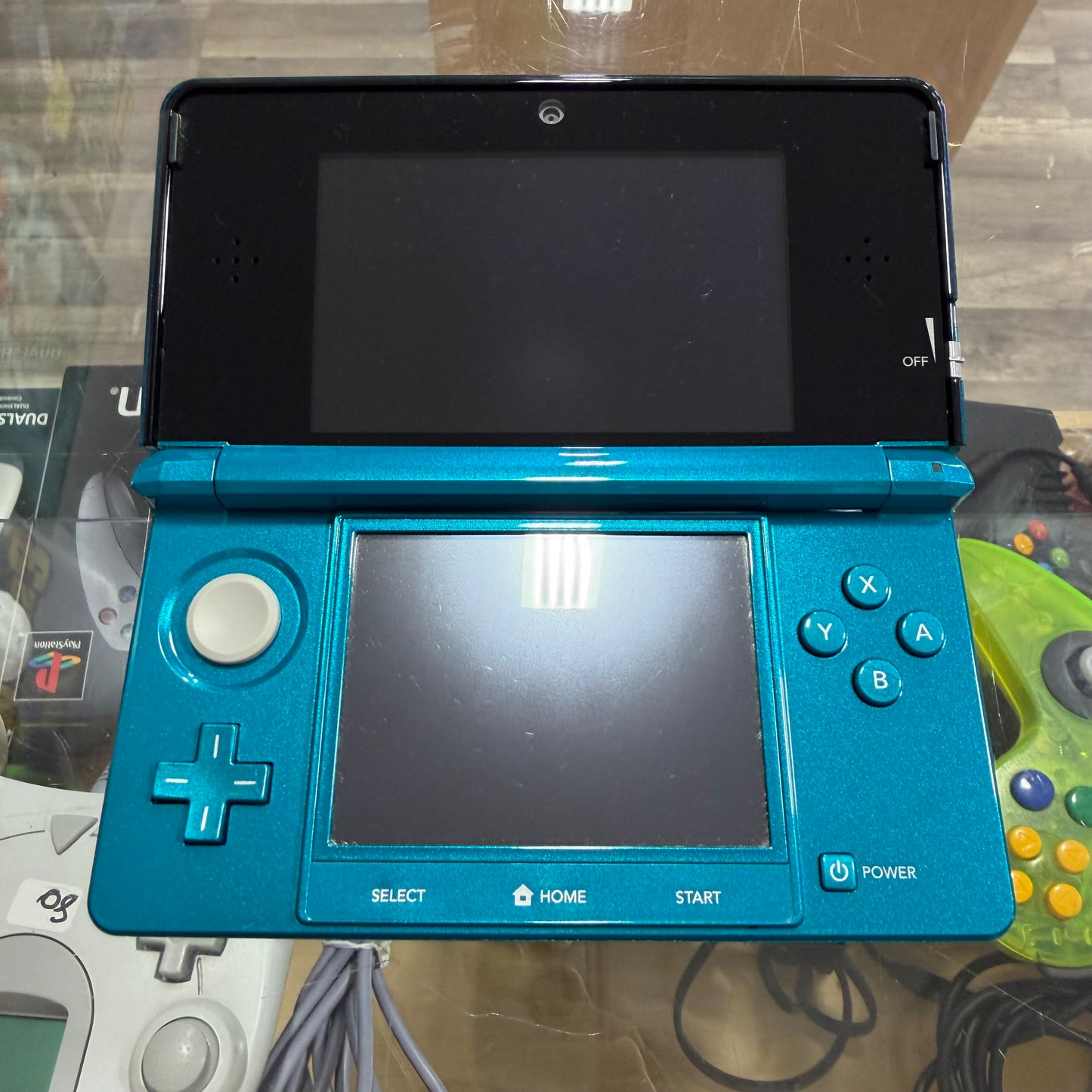 Nintendo 3DS Aqua Blue Nintendo 3DS (Charger Included) ( 9000 )