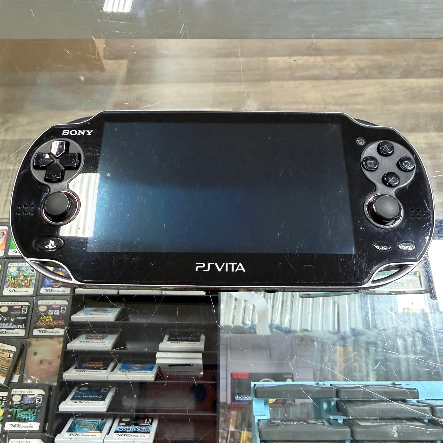 PlayStation Vita WiFi Edition Playstation Vita (1000 Model) (Charger included)