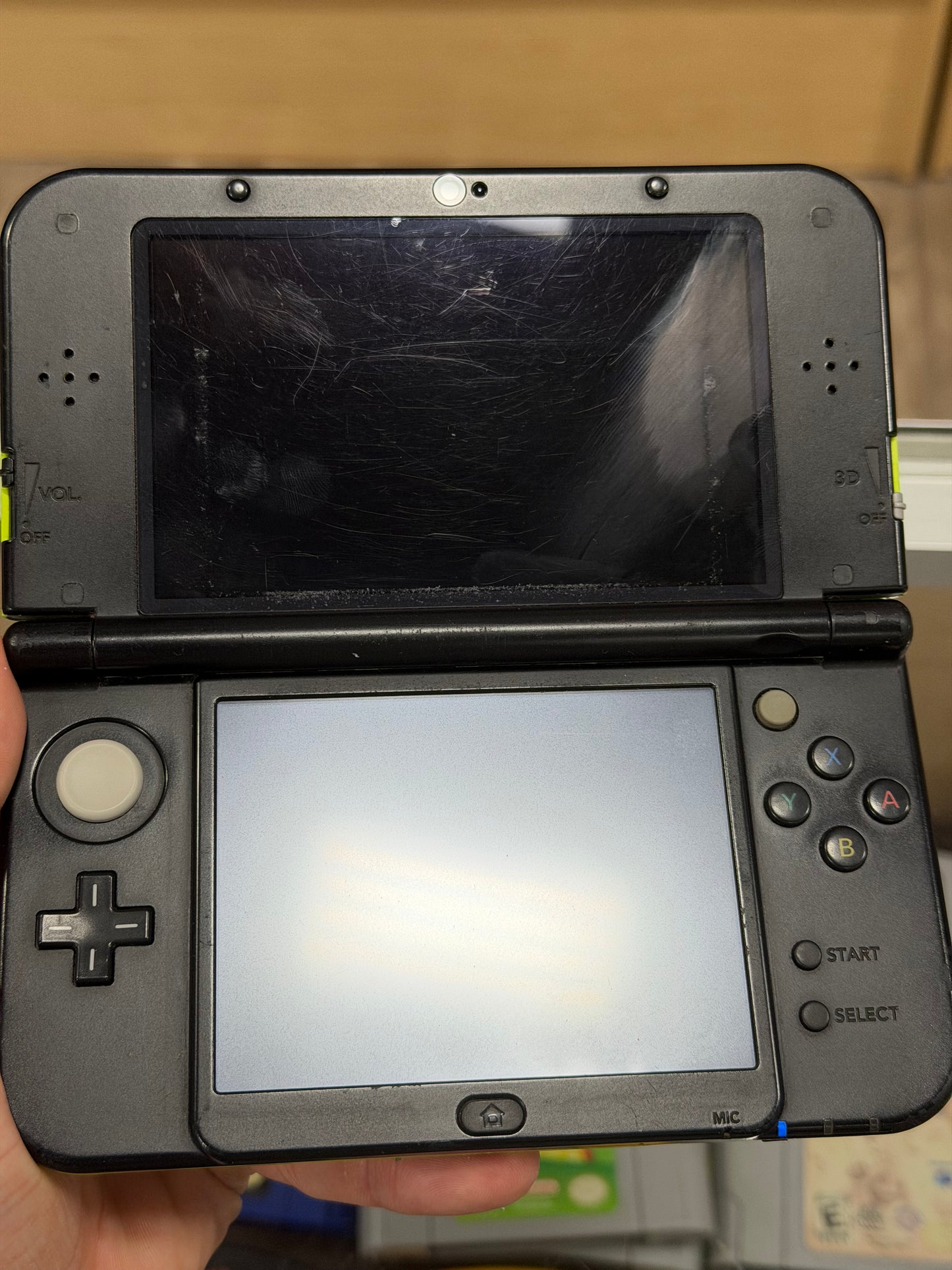 Lime Green New Nintendo 3DS XL Handheld System With Charger (Region Free)(JAPANESE TO US)