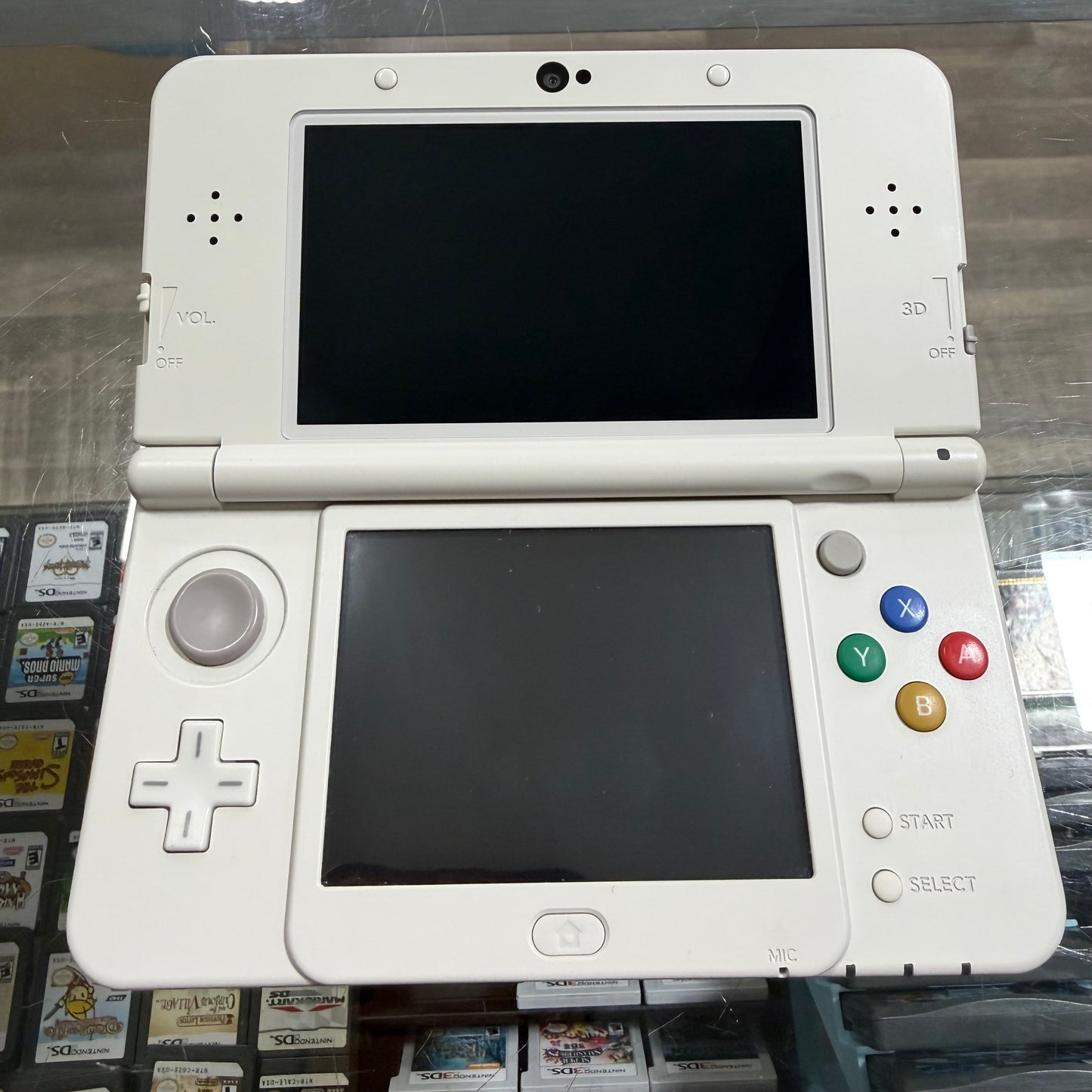 New Nintendo 3DS Super Mario White Edition Nintendo 3DS (Charger Included)