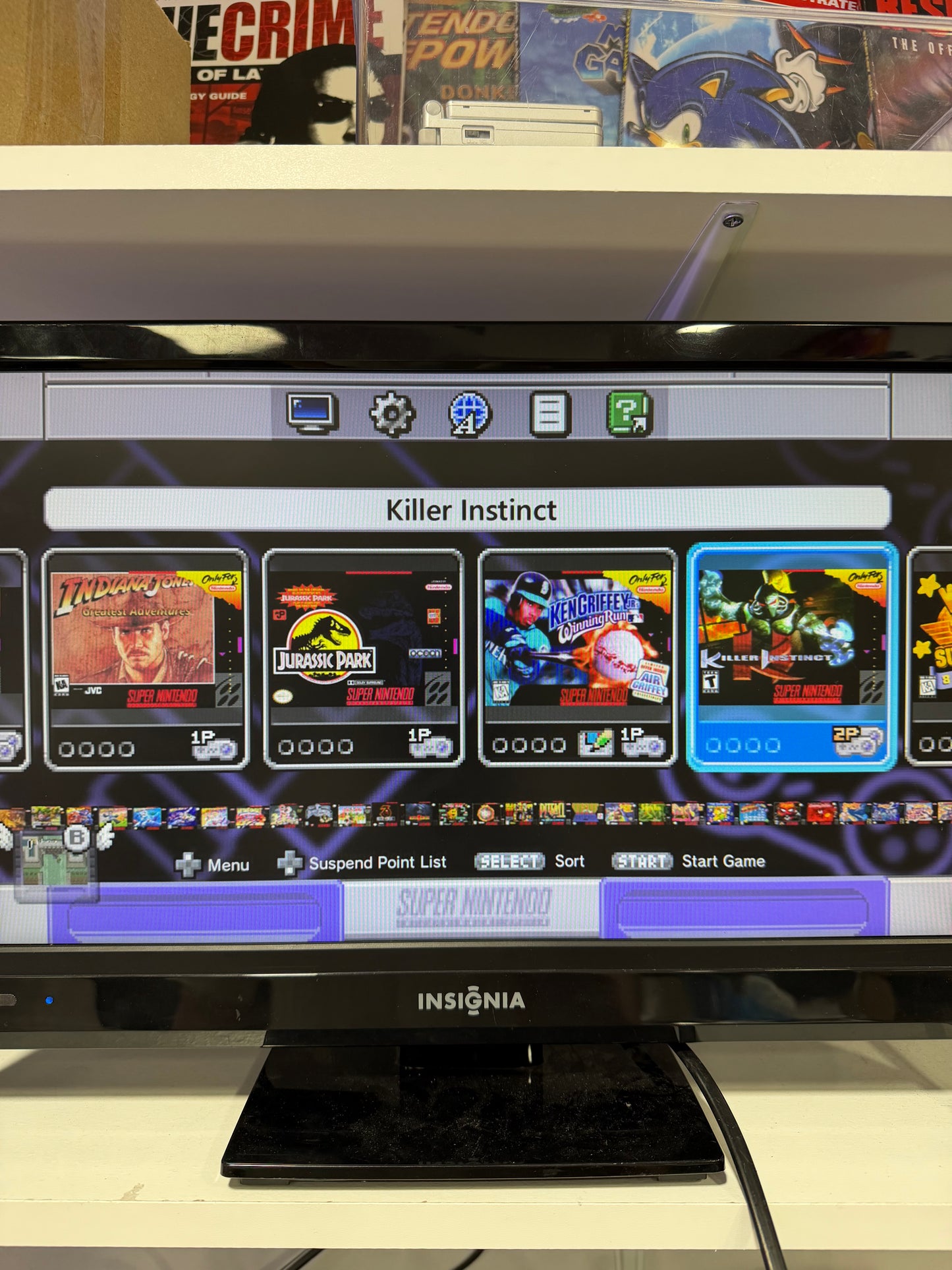 Super Nintendo Classic CIB - 2 Controllers, Additional Digital Games