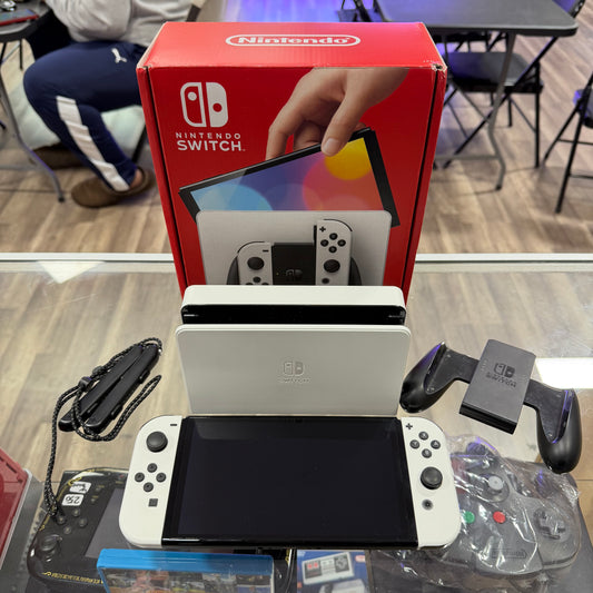 Nintendo Switch OLED With White Joy-Con Nintendo Switch System (6722)