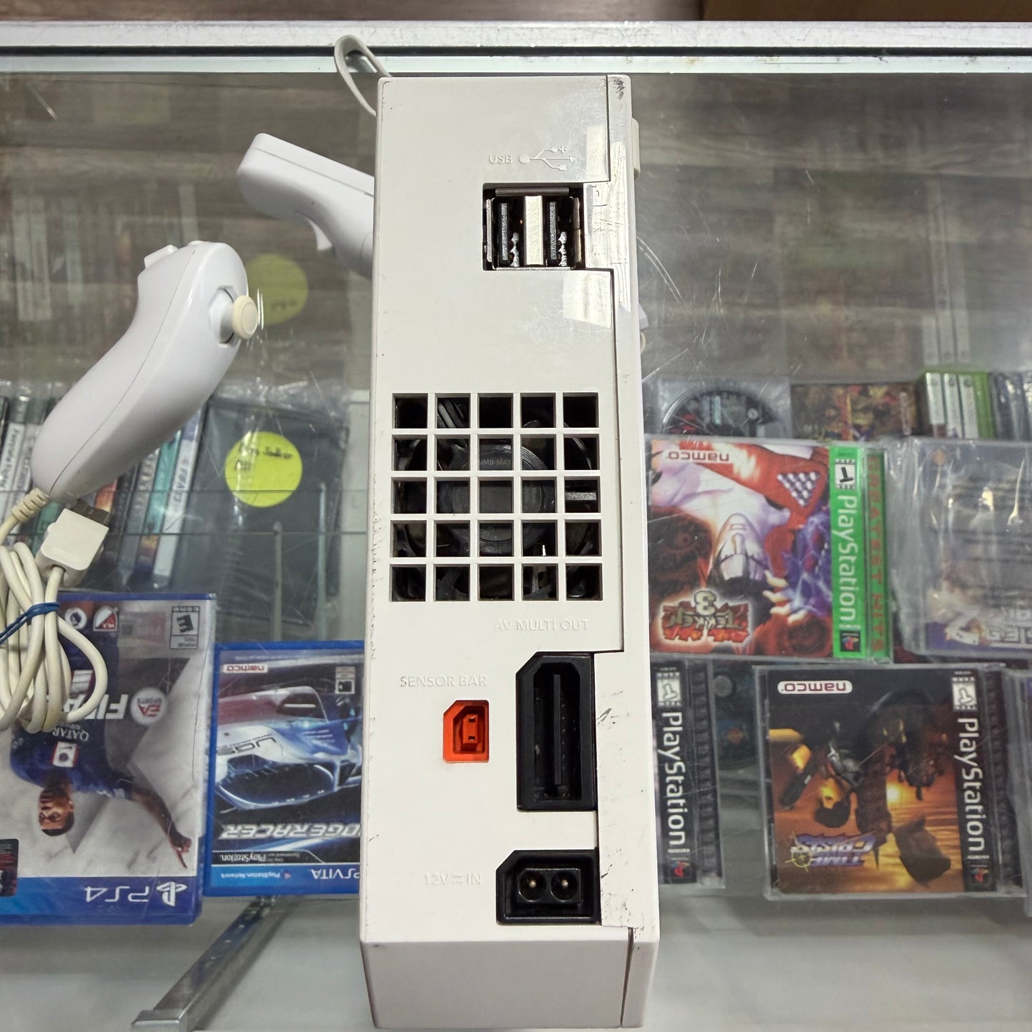 Nintendo Wii System with all wires and Controllers (366)