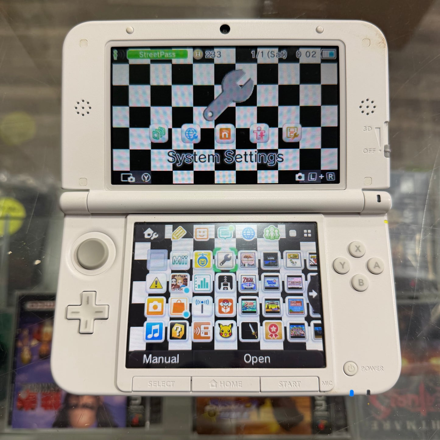 Nintendo 3DS XL Pikachu Yellow Nintendo 3DS