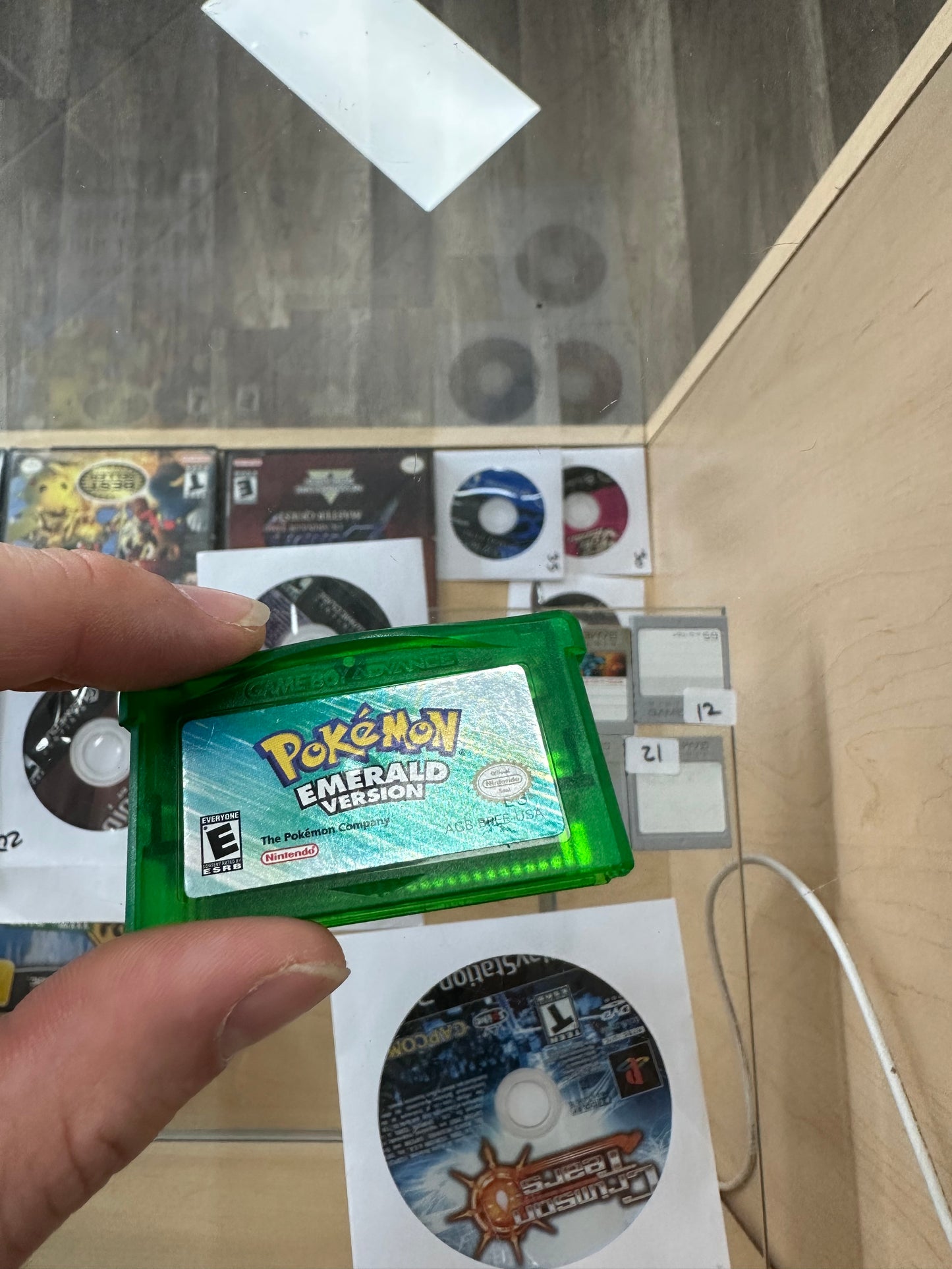 Pokémon Emerald Nintendo Gameboy Advance Authentic