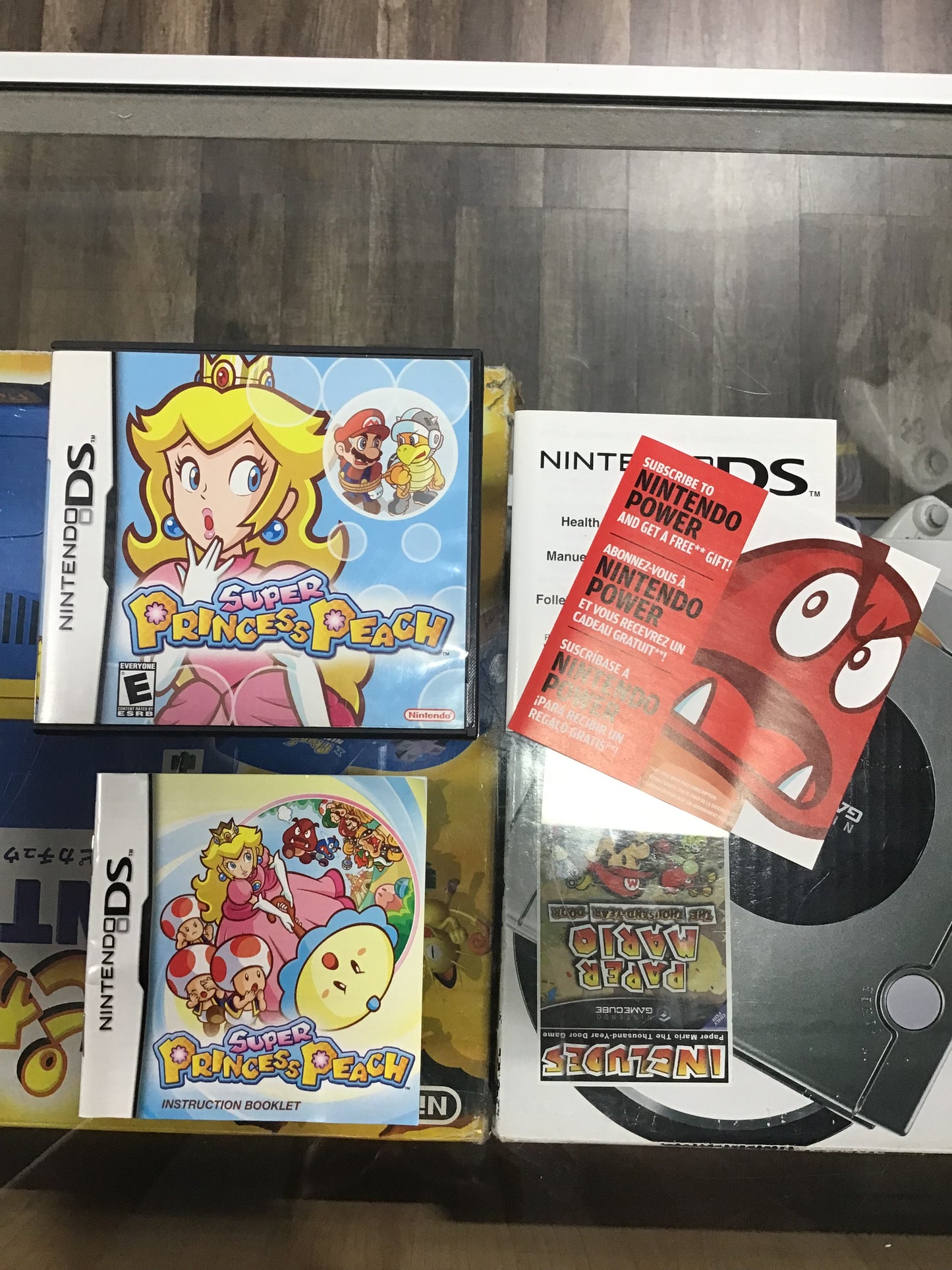Super Princess Peach Nintendo DS Case and Manual ONLY