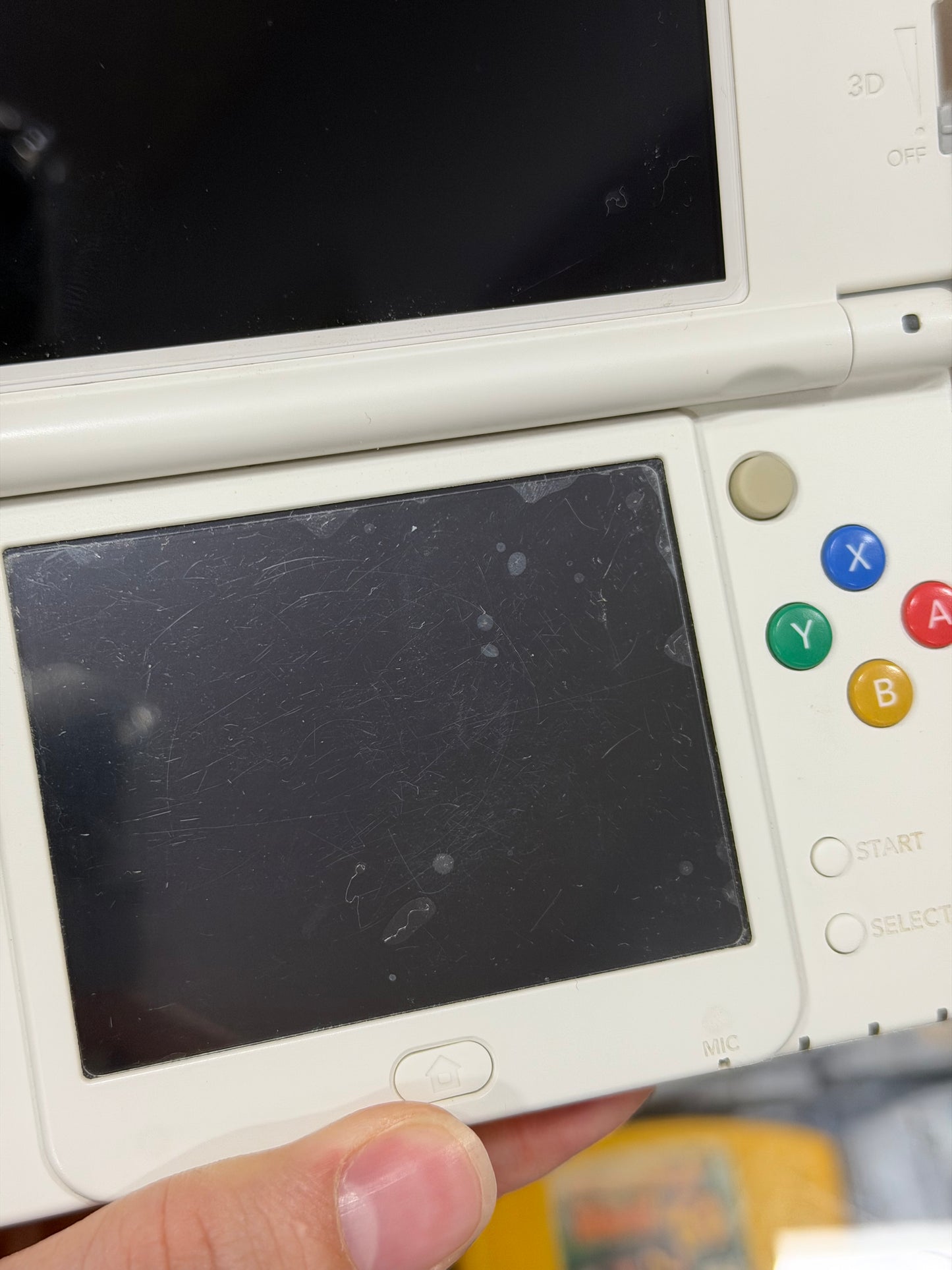 White New Nintendo 3DS Handheld System With Charger (Region Free) (JAPANESE TO US)