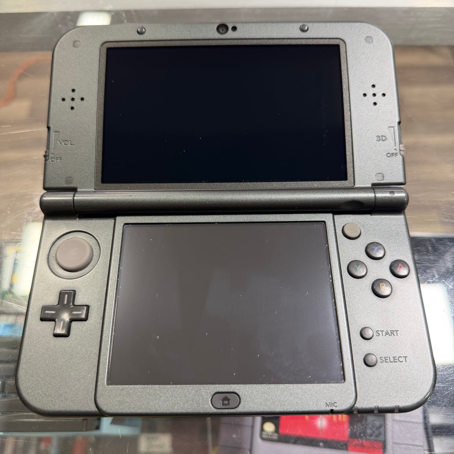 New Nintendo 3DS XL Black Nintendo 3DS (Top IPS) (Charger included) 64gb