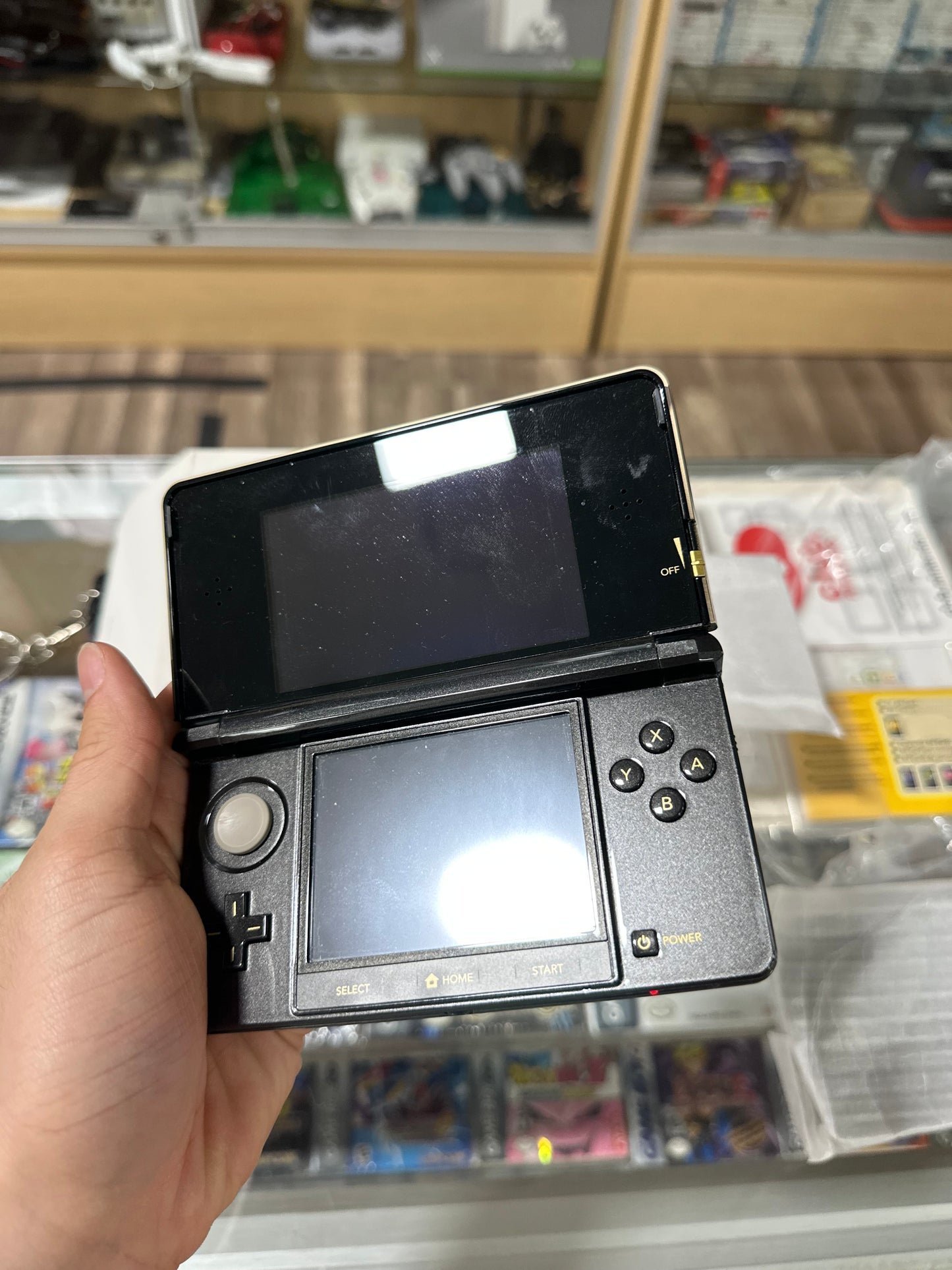 Nintendo 3DS Zelda Edition Console (Slight Yellowing on Screen)