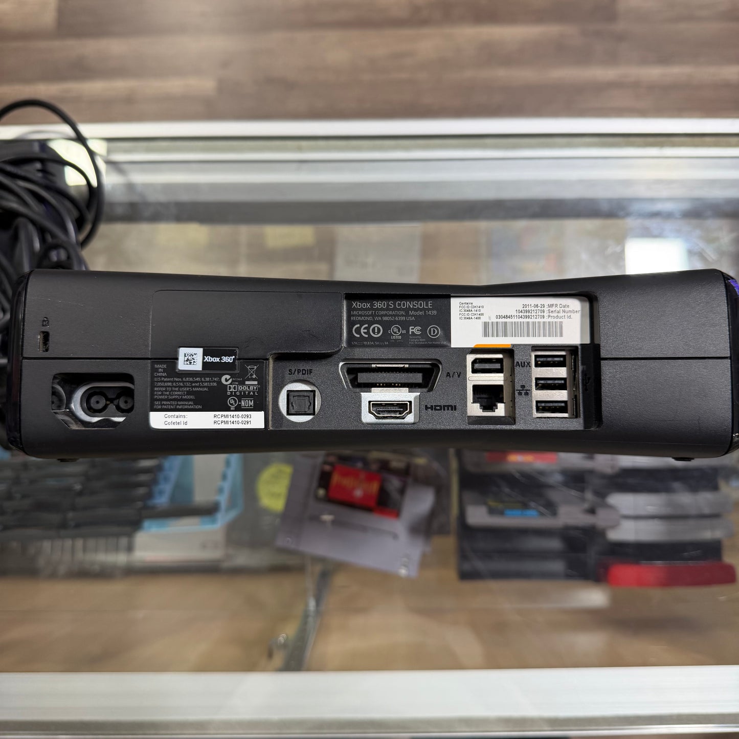 Xbox 360 Slim Console System Xbox 360 (controller AV cables included)