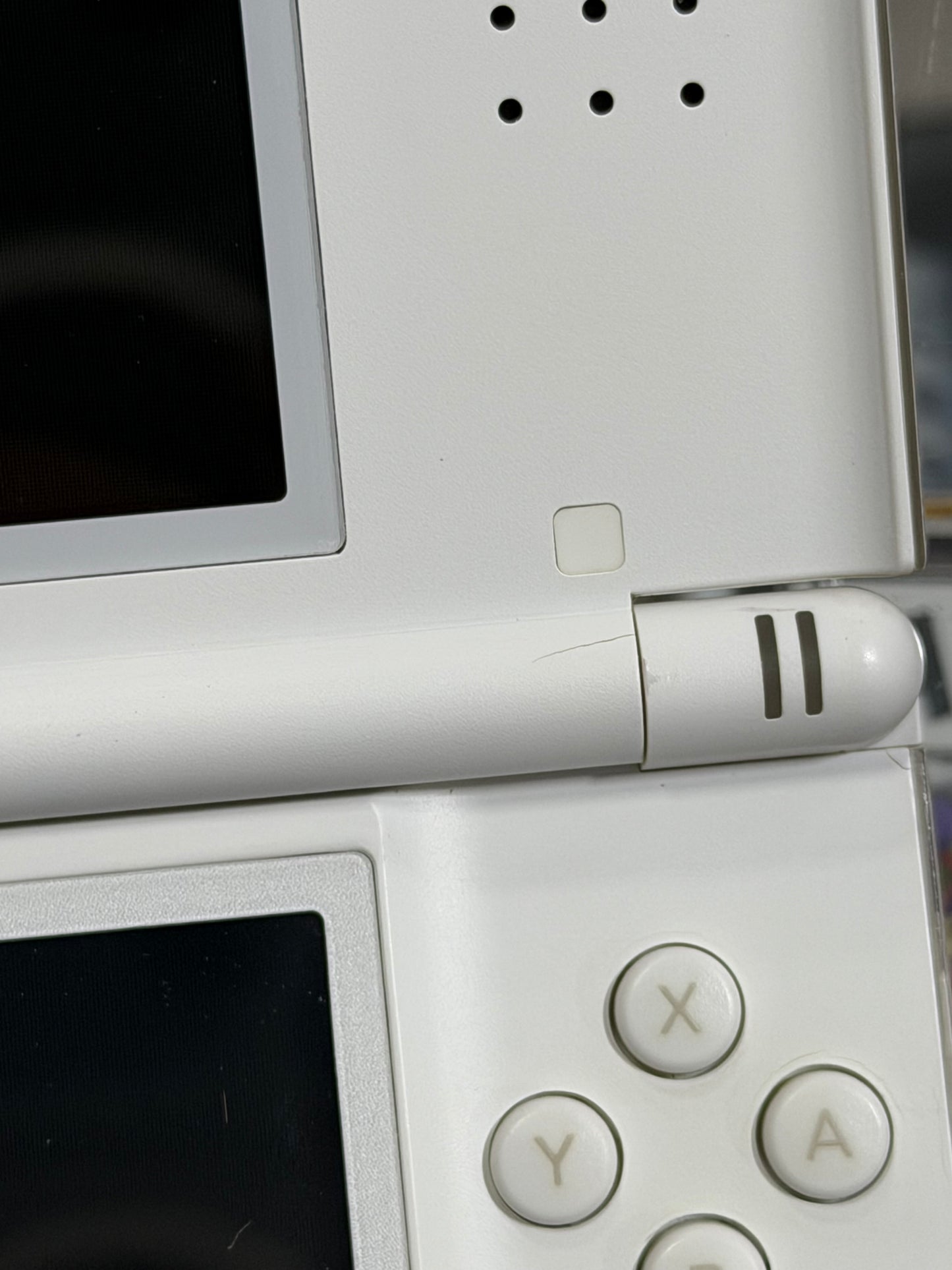 White Nintendo DS Lite Nintendo DS (Charger included)