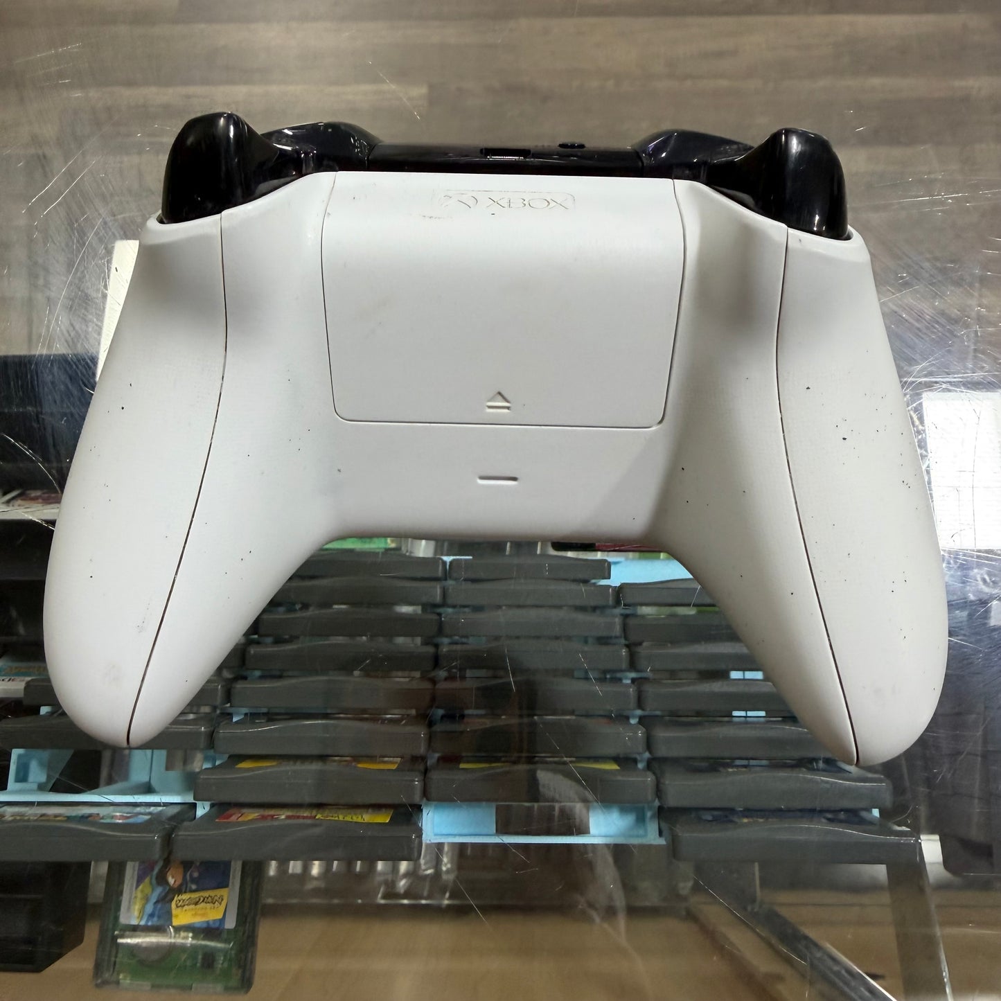 Xbox One S 500 GB White Console Xbox One (controller and cables included)