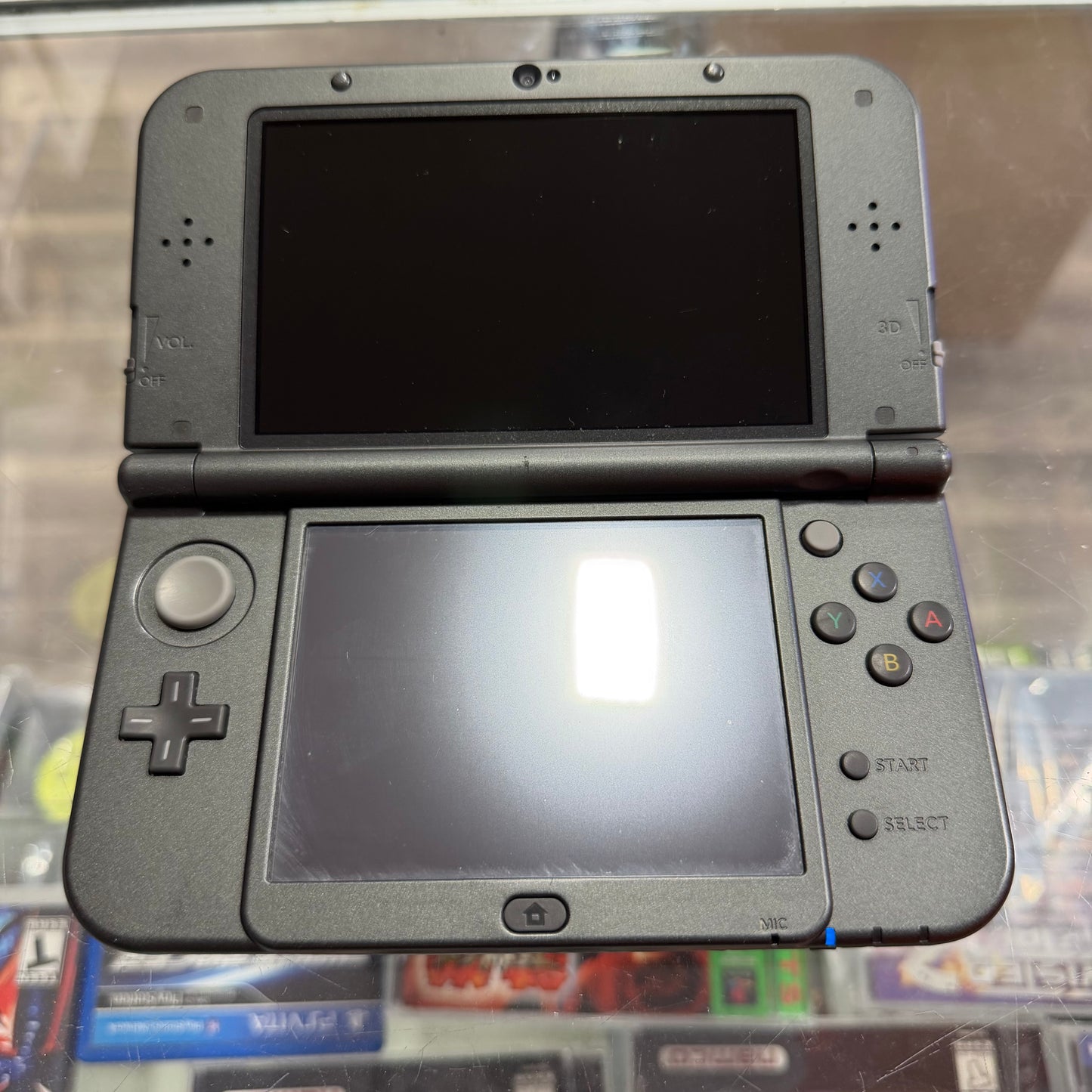 New Nintendo 3DS XL Black Nintendo 3DS (Charger included)