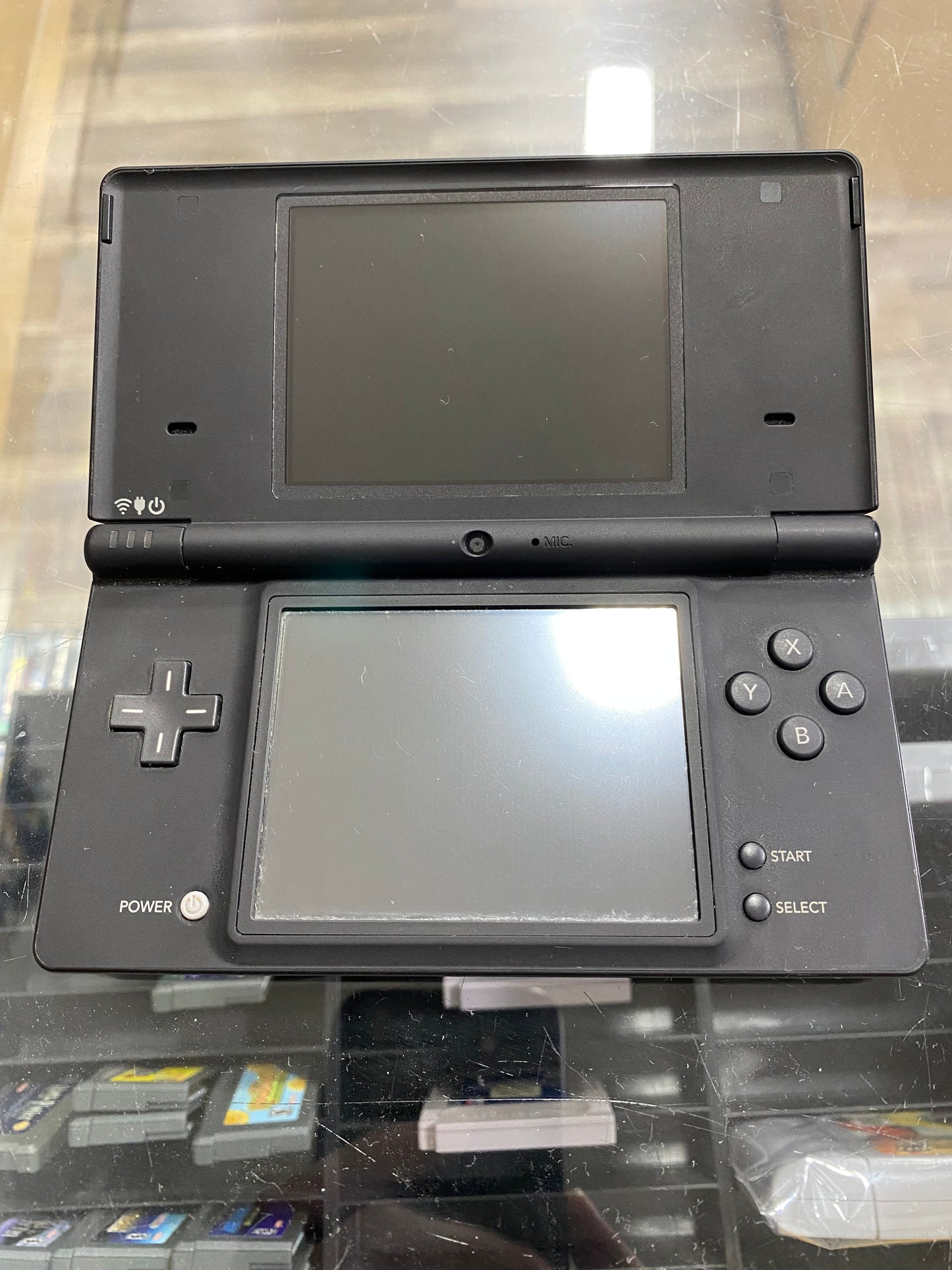 Black Nintendo DSi System (Comes With Charger) (No Stylus)
