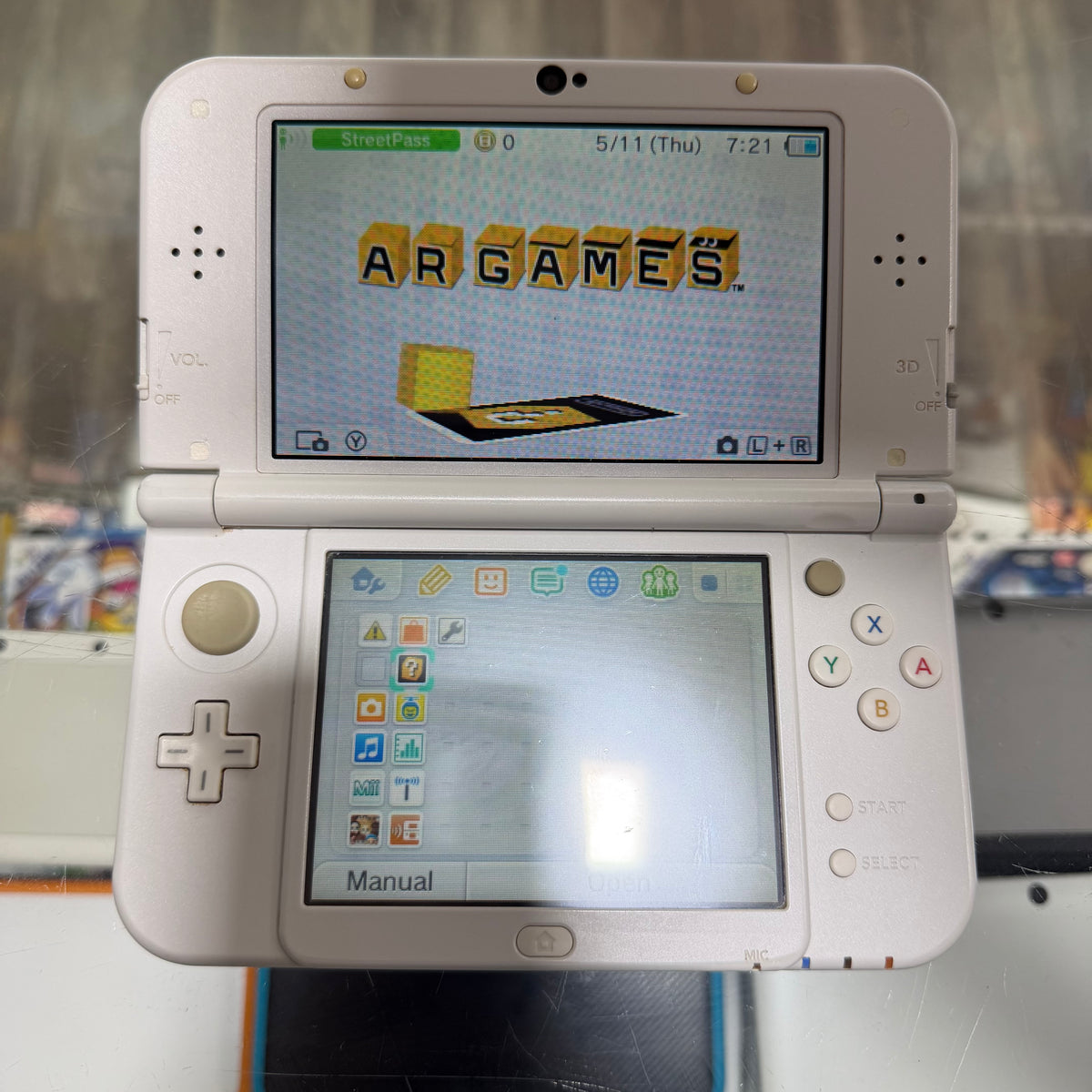 White New Nintendo 3DS XL Handheld System With Charger (Region Free)(JAPANESE TO US) ( A , 30 )