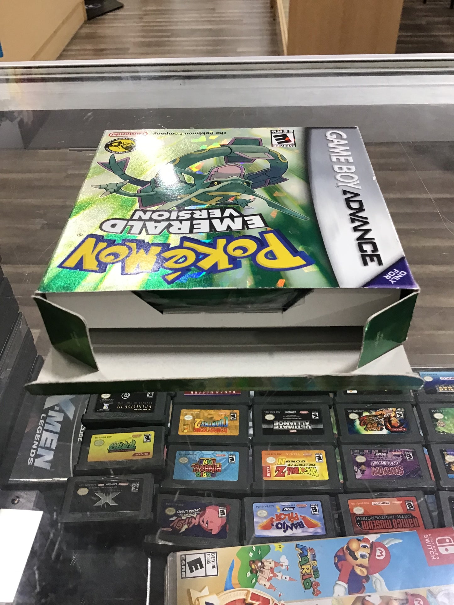 Pokémon Emerald Nintendo Game Boy Advance CIB (Dry Battery)