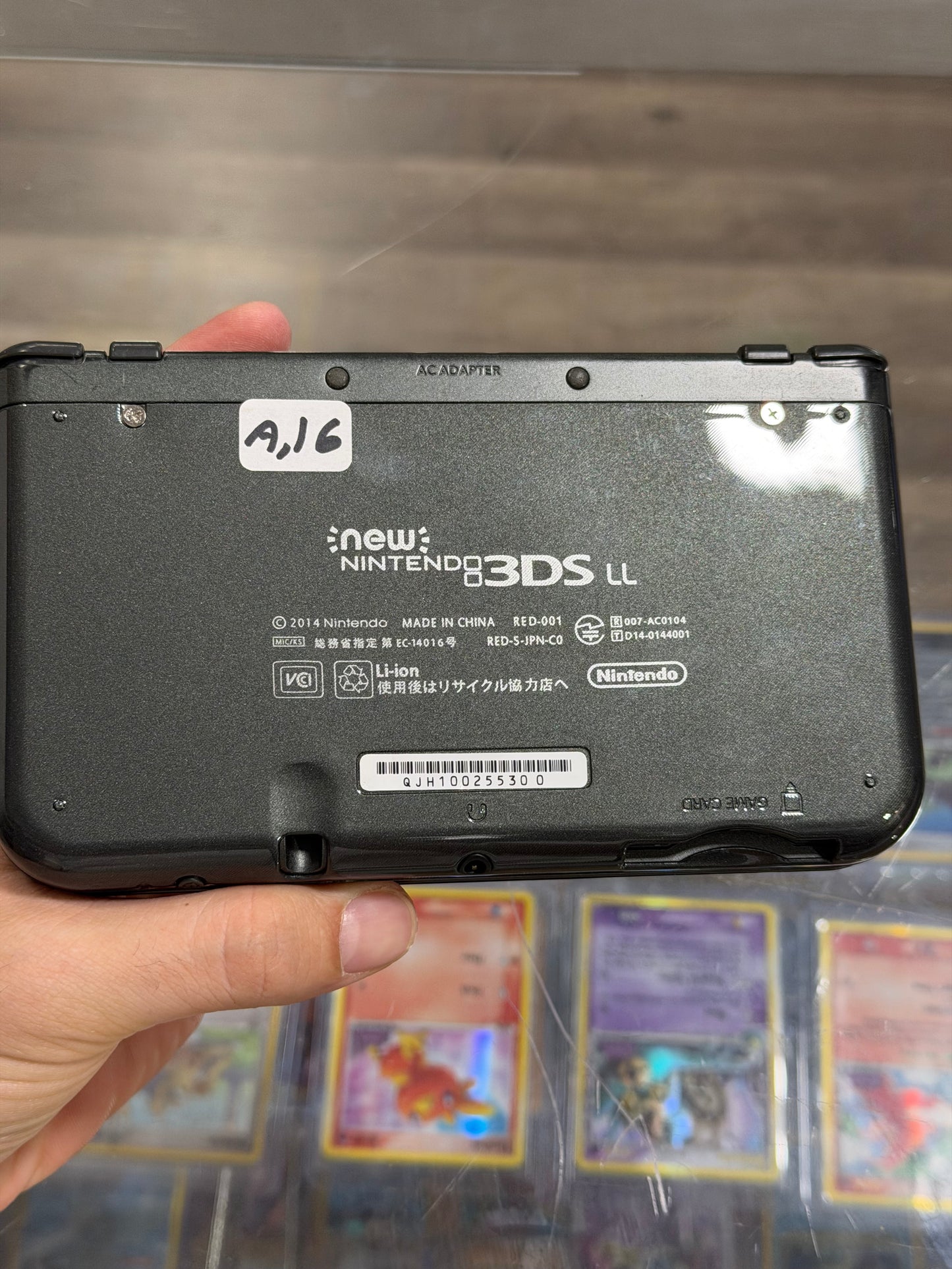 Black “New” Nintendo 3DS XL with Charger (300) - R Needs to be Pressed Hard