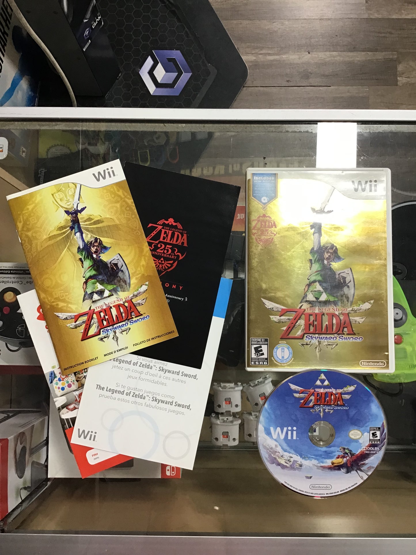 The Legend of Zelda Skyward Sword w/ Zelda Music CD Nintendo Wii