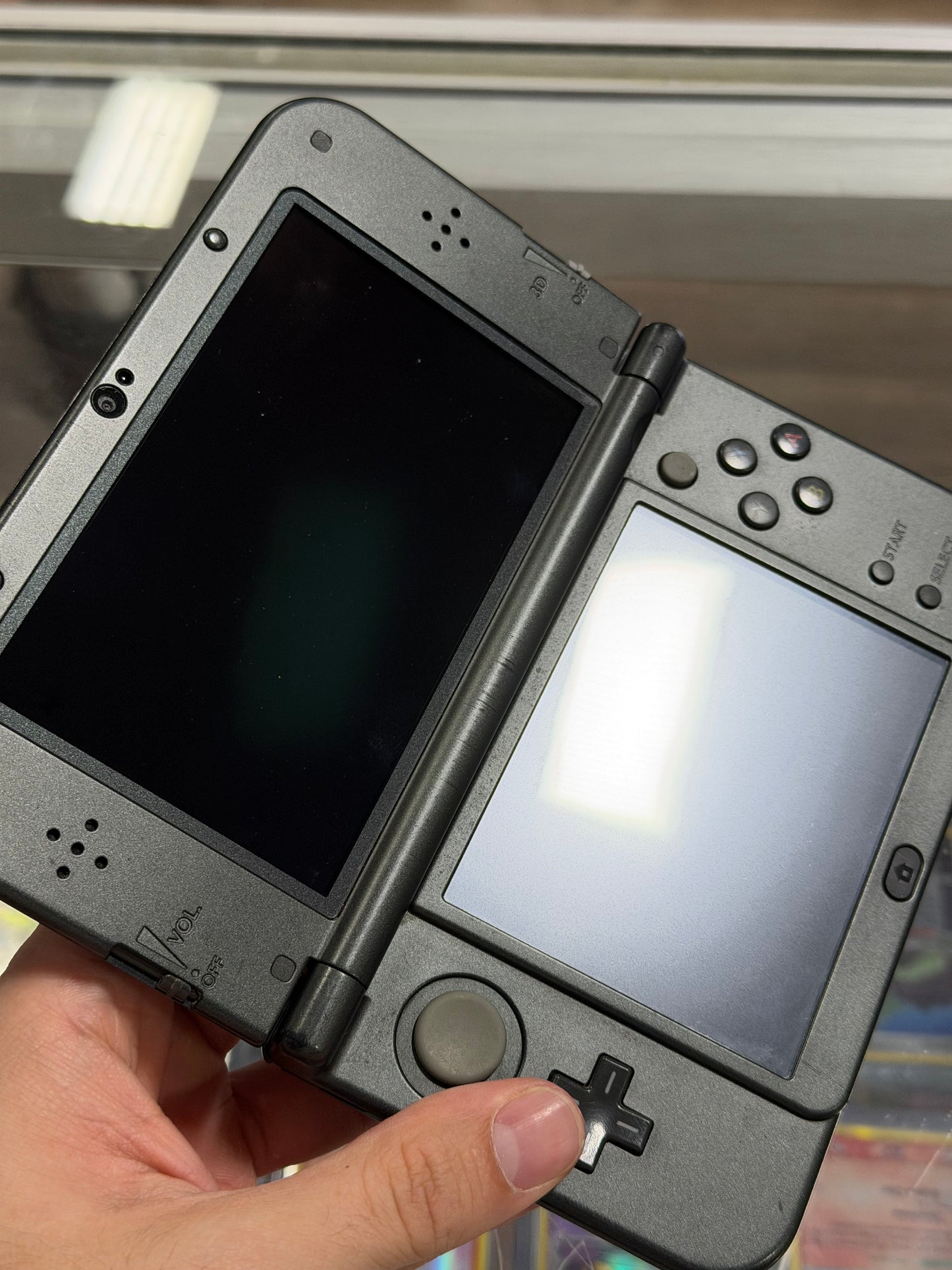 Black “New” Nintendo 3DS XL with Charger (300) - R Needs to be Pressed Hard