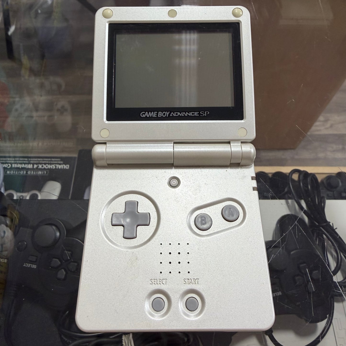 Pearl White Gameboy Advance SP System Handheld ( Charger included )