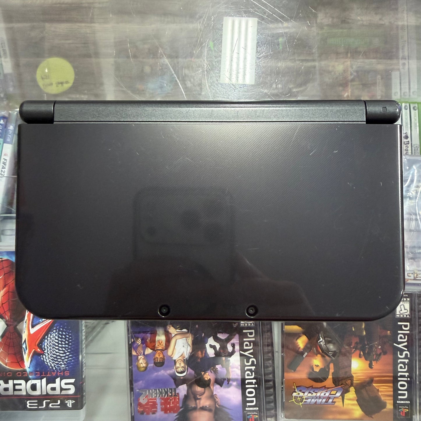 New Nintendo 3DS XL Black Nintendo 3DS (Charger included)