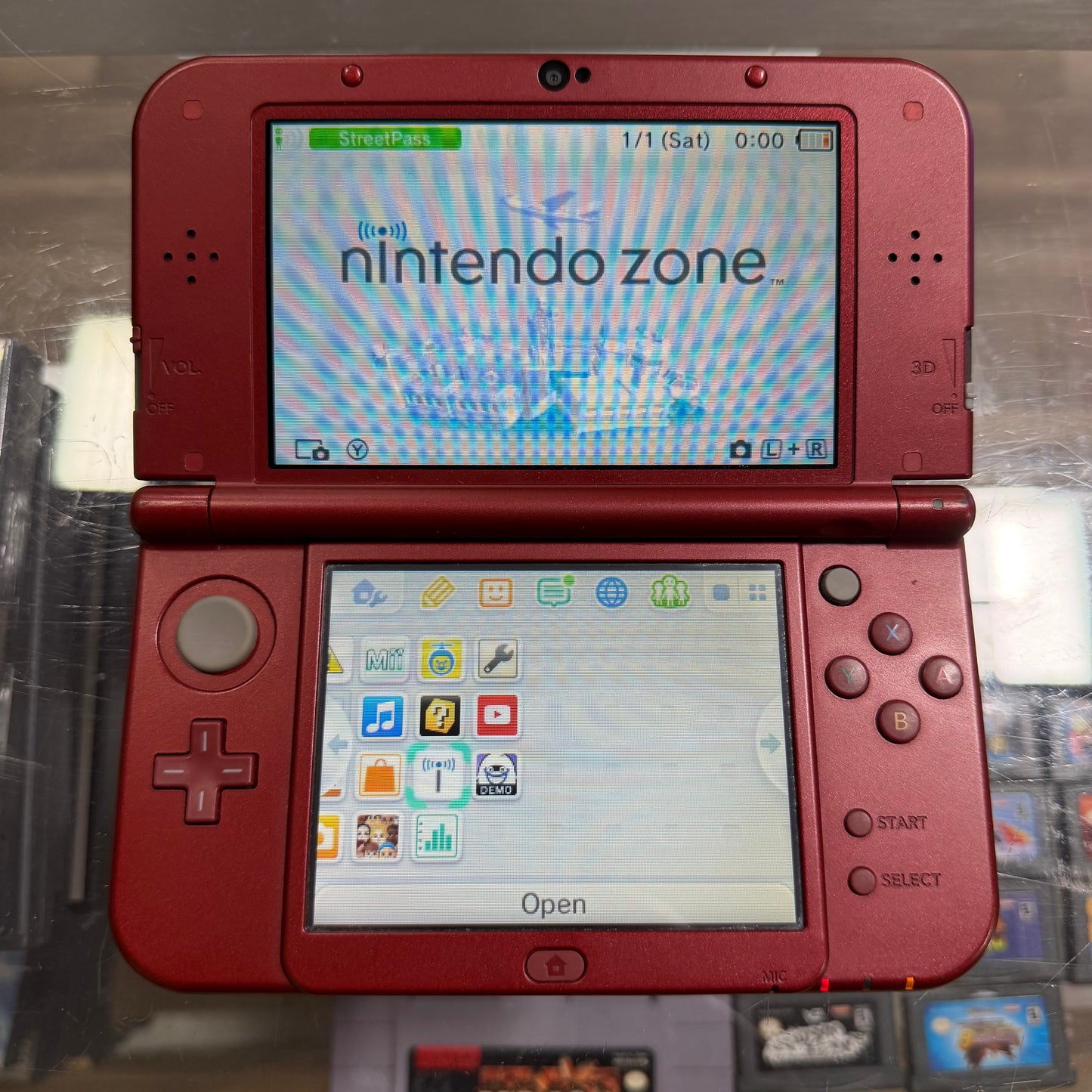 New Nintendo 3DS XL Red Nintendo 3DS (Charger included)