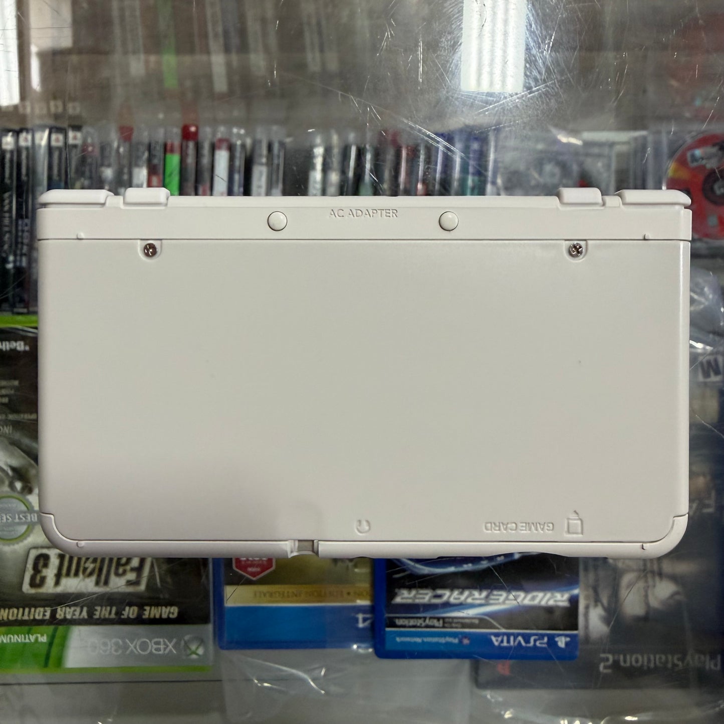 White New Nintendo 3DS Handheld System With Charger (Region Free) (JAPANESE TO US)