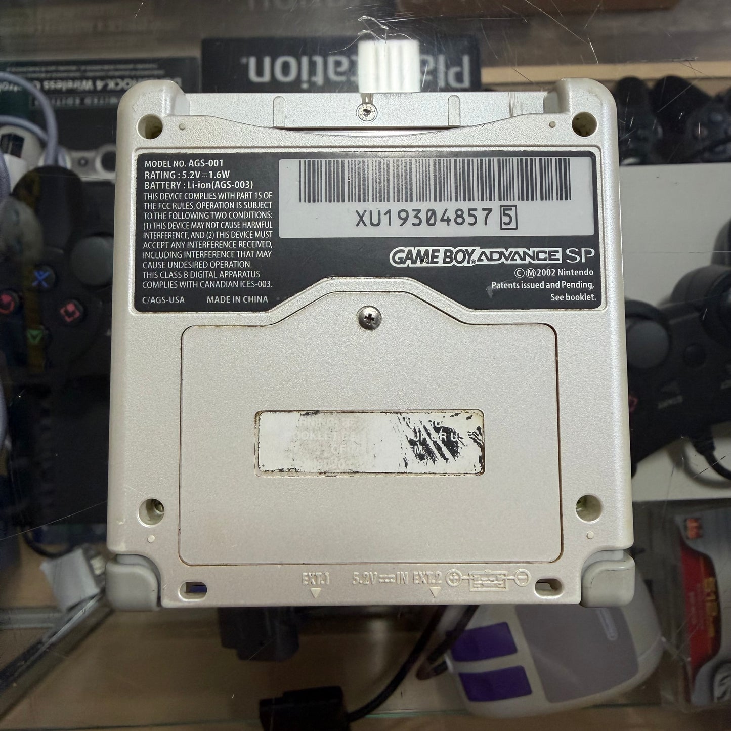 Pearl White Gameboy Advance SP System Handheld ( Charger included )