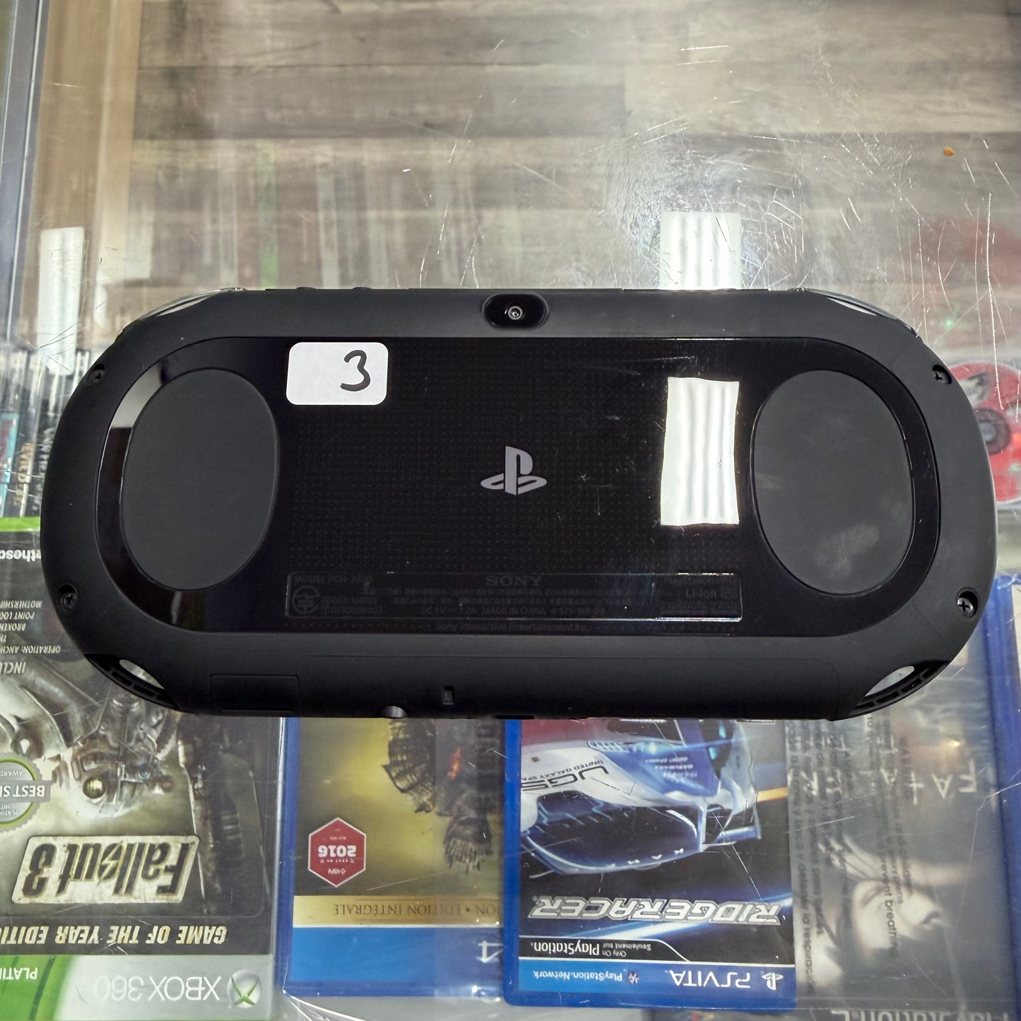 Black Playstation Vita 2000 Handheld System with Charger (JP) (Region Free)