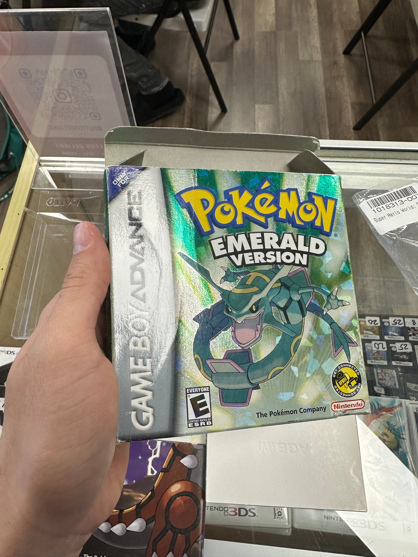 Pokémon Emerald Nintendo Gameboy Advance CIB with Rare Poster, Great Label