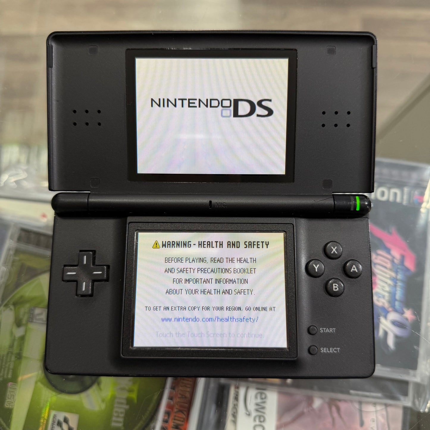 Black Nintendo DS Lite Nintendo DS [Charger Included]