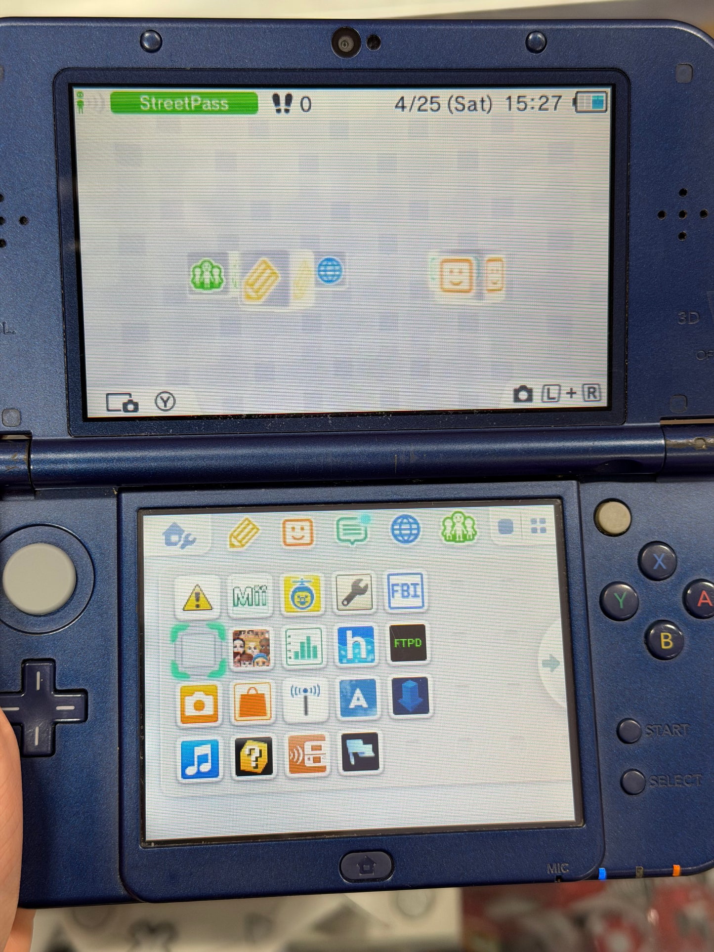 “New” Nintendo 3DS LL Metallic Blue (US Region) with Charger