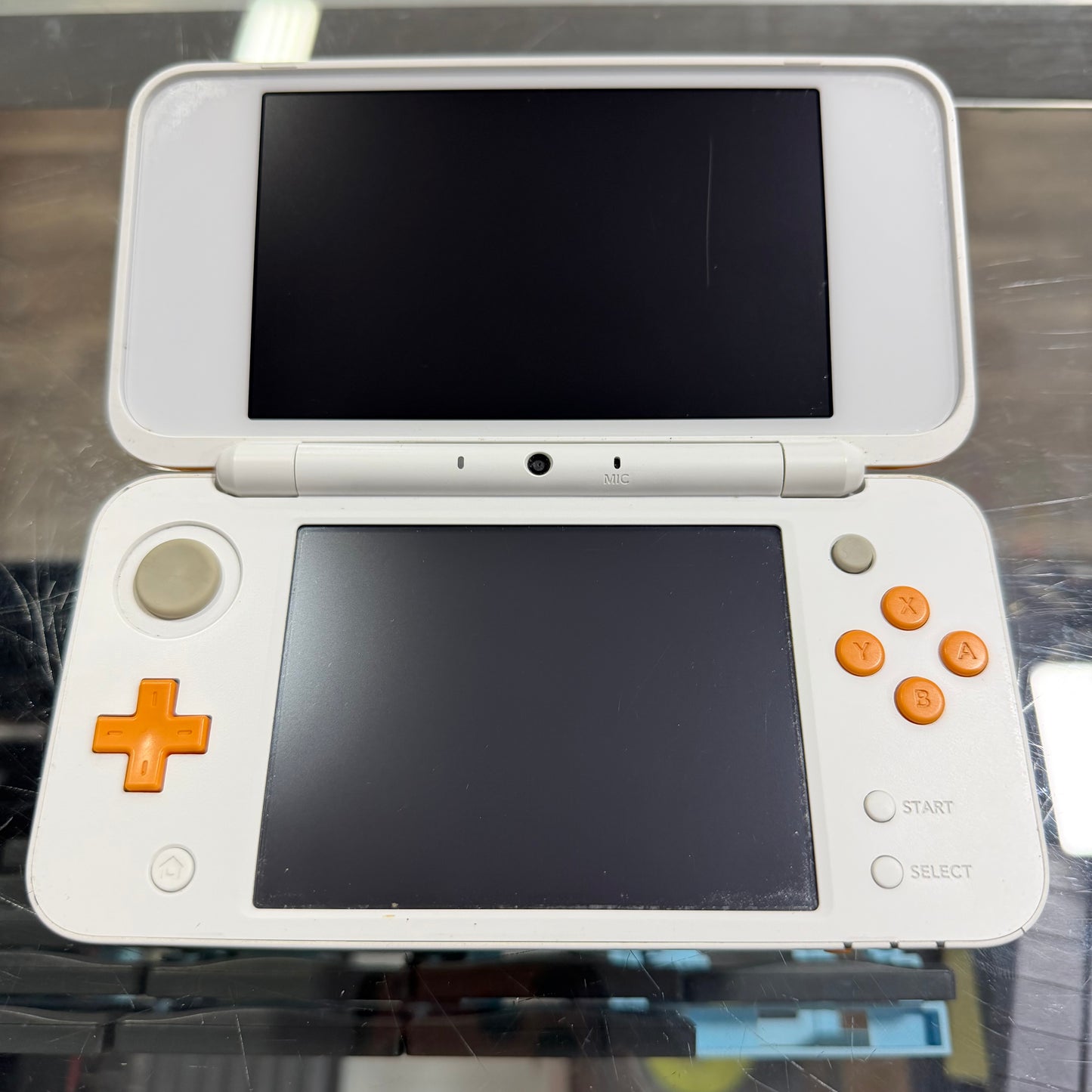 New Nintendo 2DS XL White + Orange Nintendo 3DS