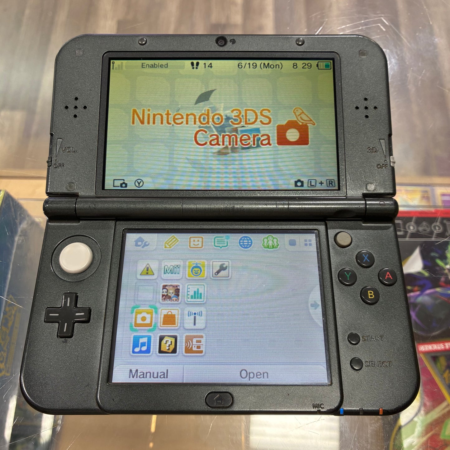 (192)(IPS Top Screen) New Nintendo 3DS XL Handheld System (Black) w/ Charger (Region Free)(JAPANESE TO US)