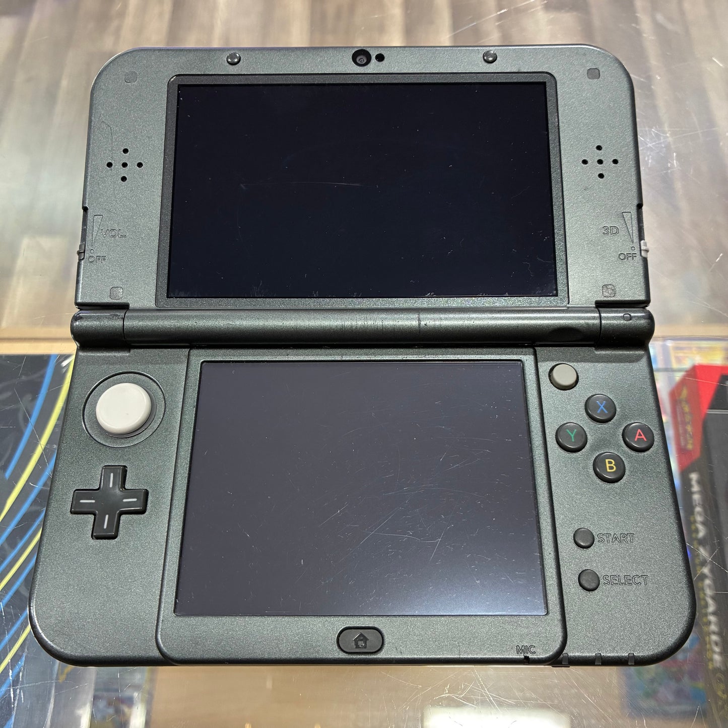 (835) New Nintendo 3DS XL Handheld System (Black) w/ Charger (Region Free)(JAPANESE TO US)