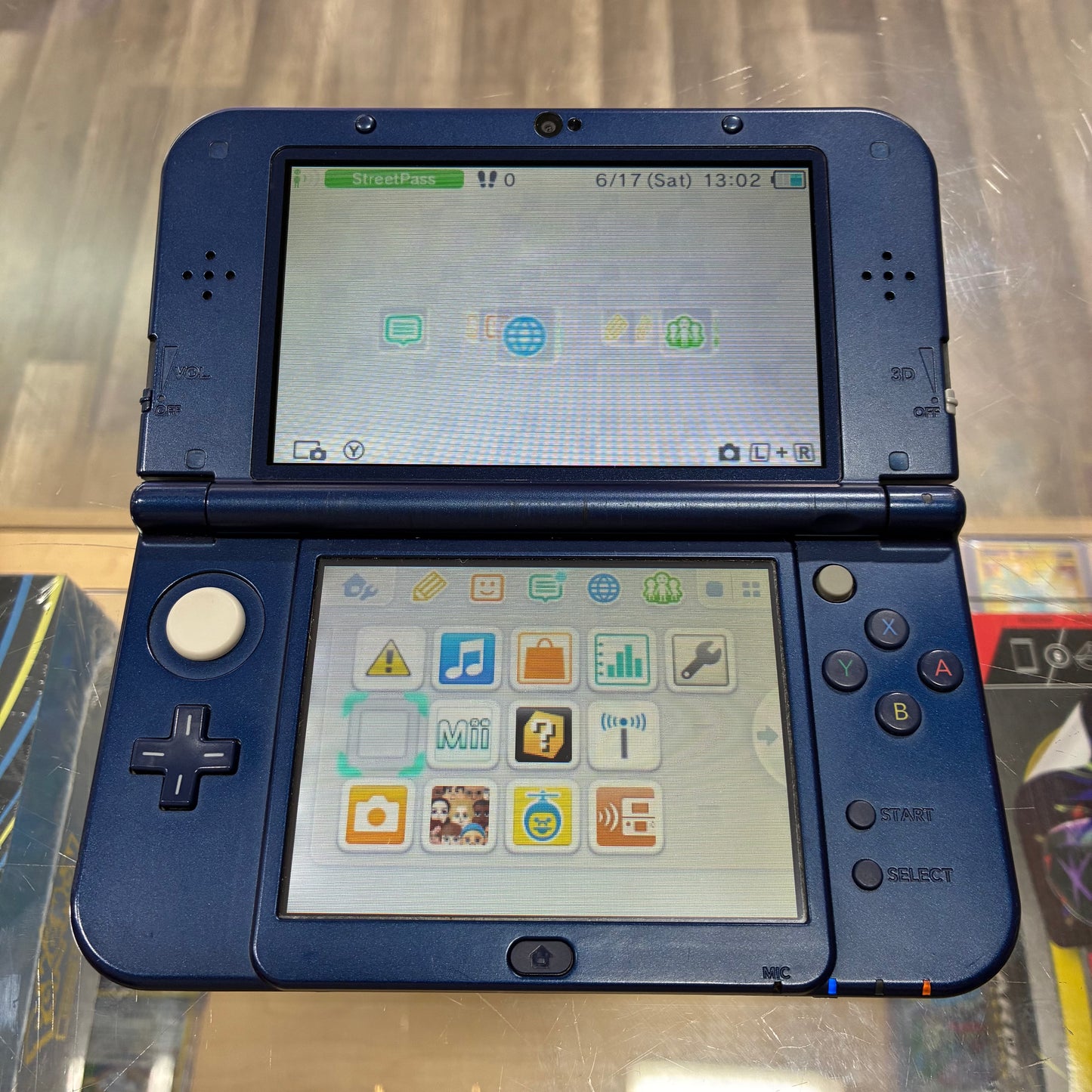 (068) New Nintendo 3DS XL Handheld System (Blue) w/ Charger (Region Free)(JAPANESE TO US)