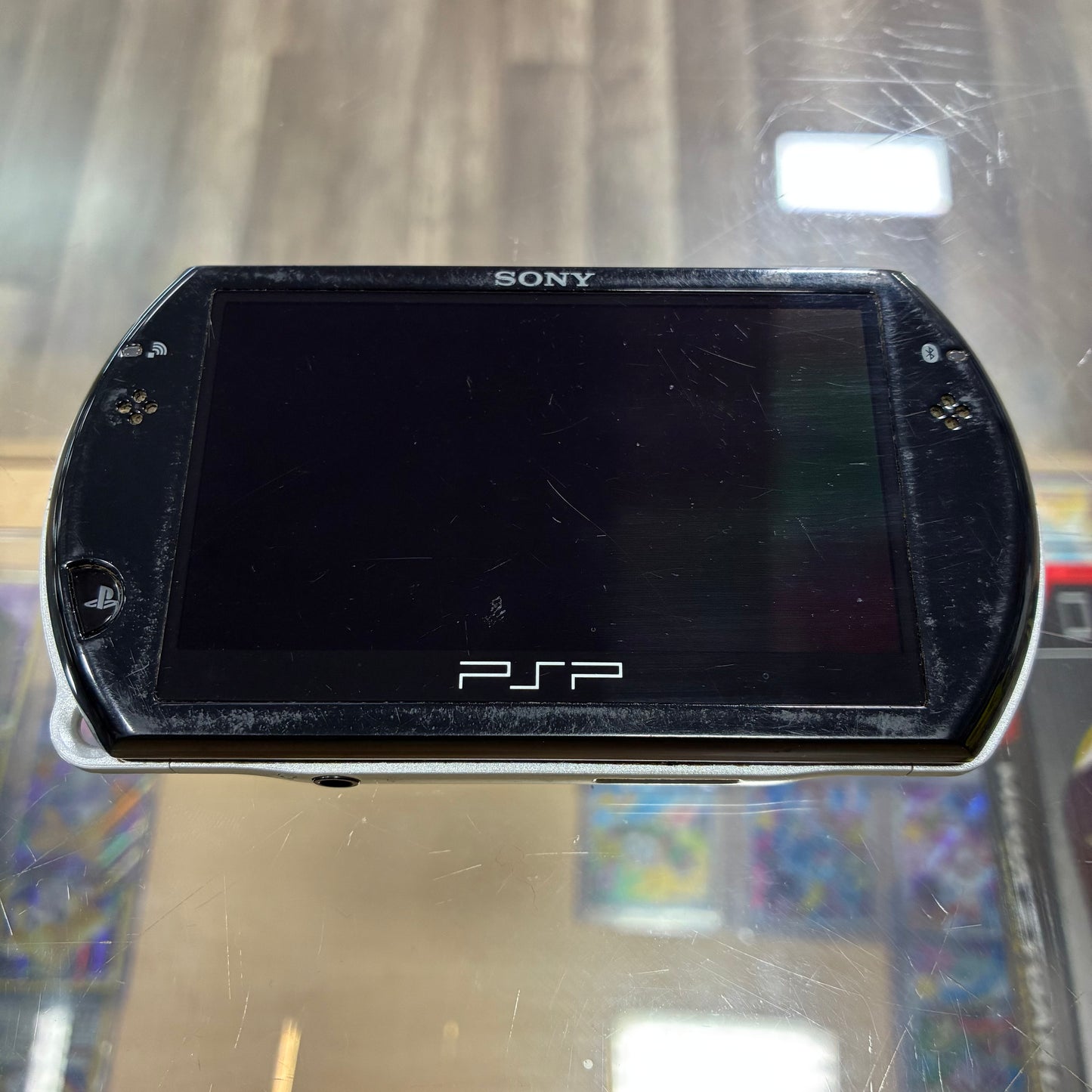 (474) PSP Go Handheld System (Black) w/ Charger
