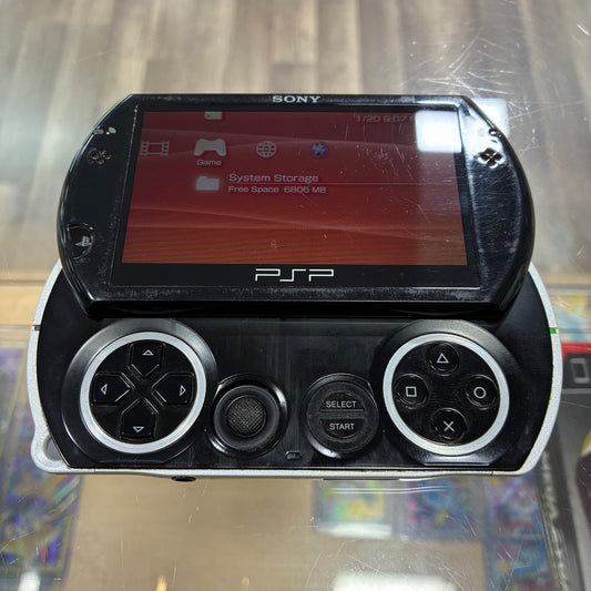 (474) PSP Go Handheld System (Black) w/ Charger